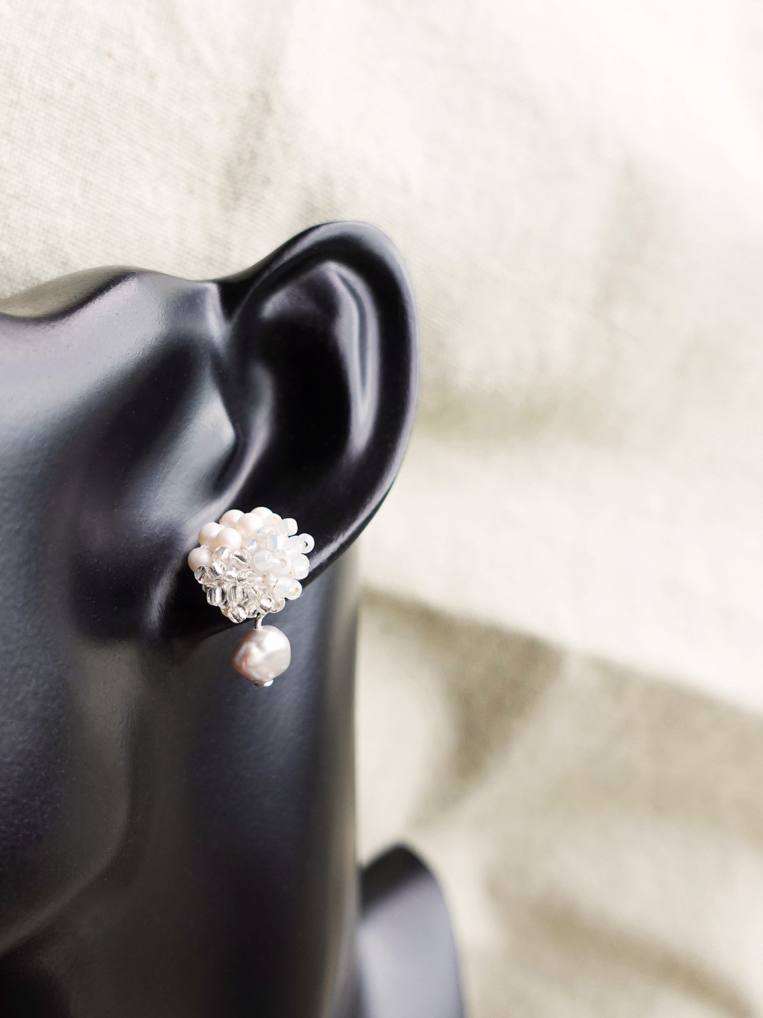 Andelle Lilith Earrings in Grey Bust