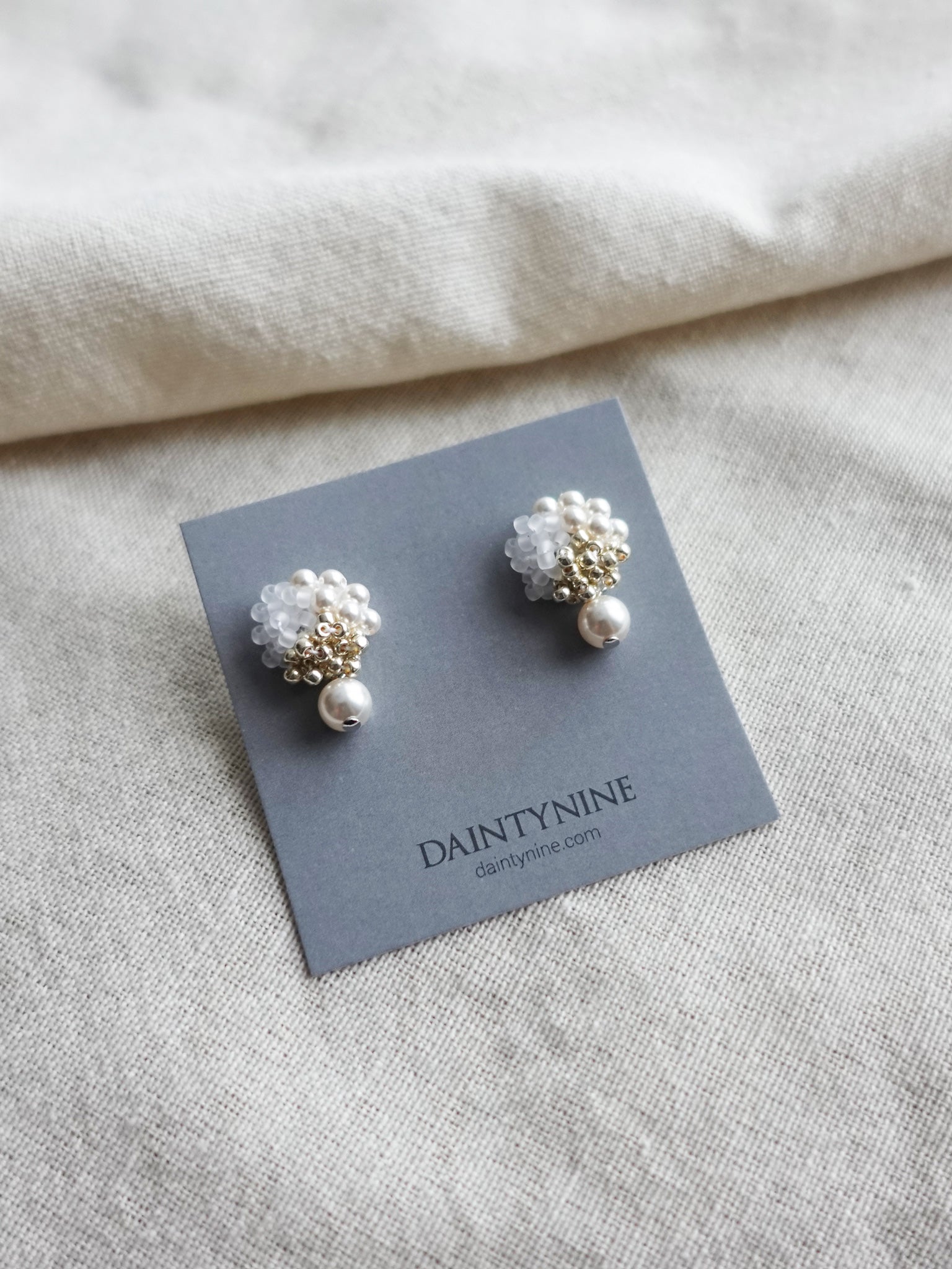 Ariana Mariota Earrings in Cloud White Card
