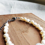Arwen Bracelet in Grey Display Clasp