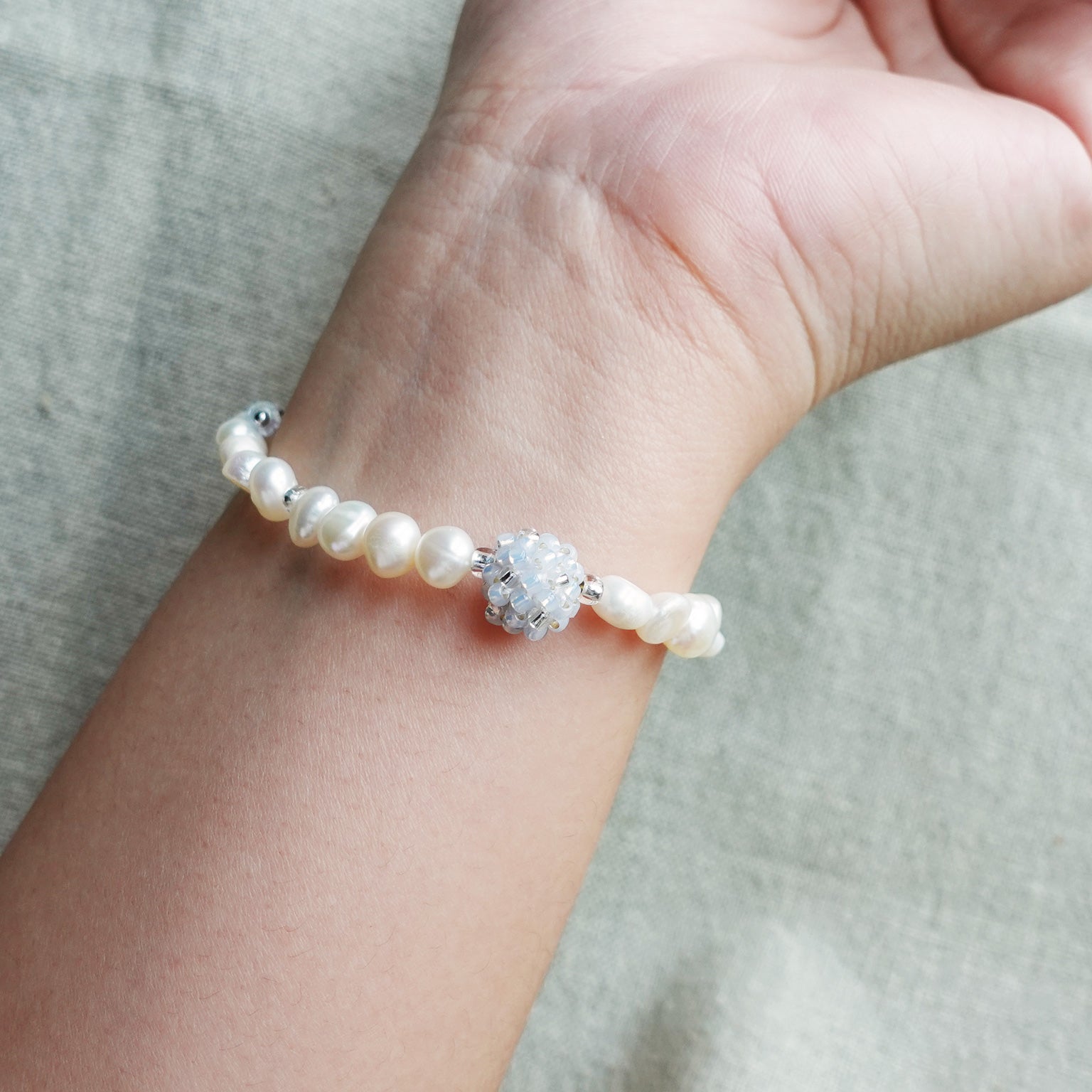 Arwen Bracelet in Grey Model 2