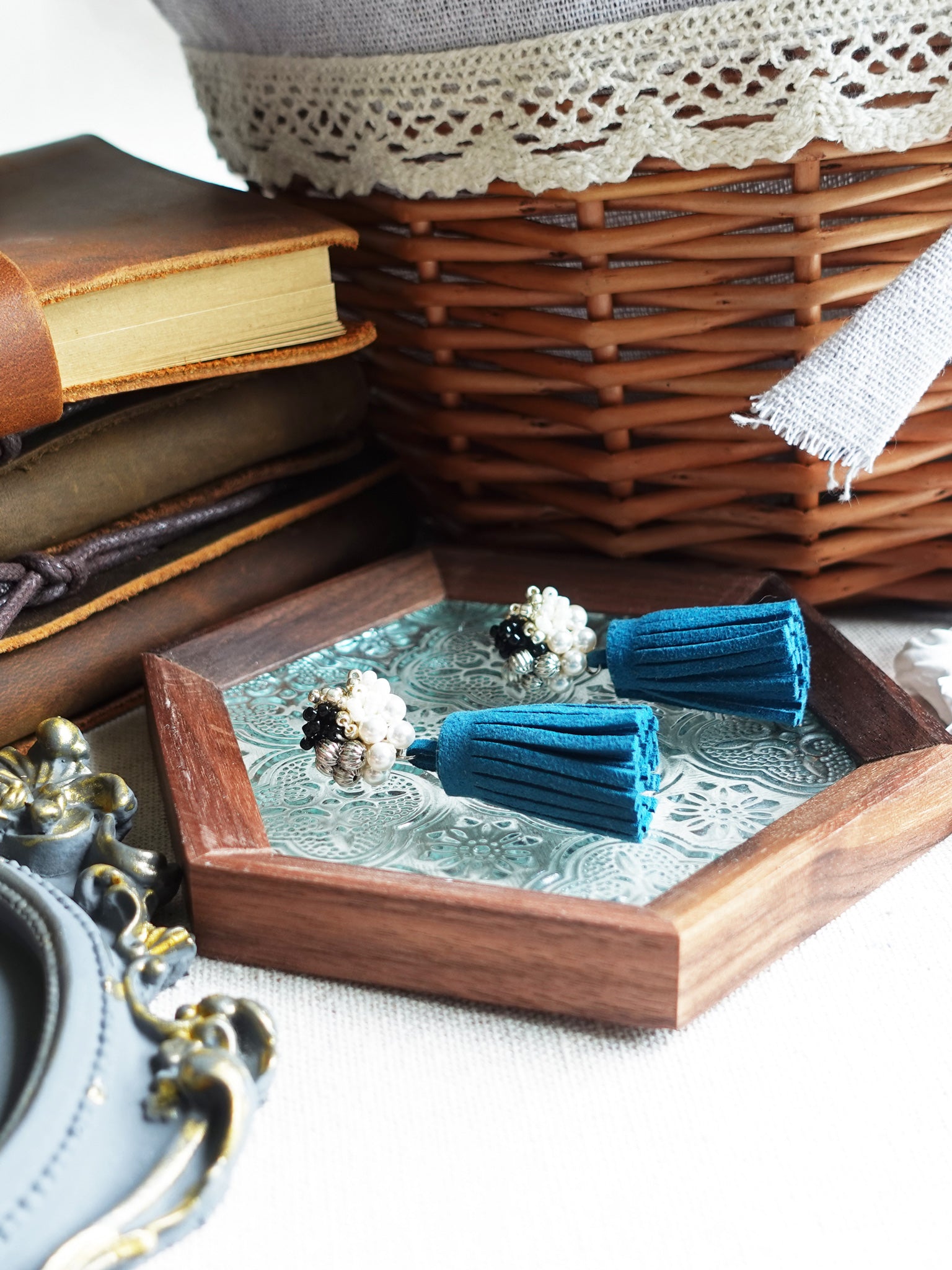 Emery Tassel Earrings Plate