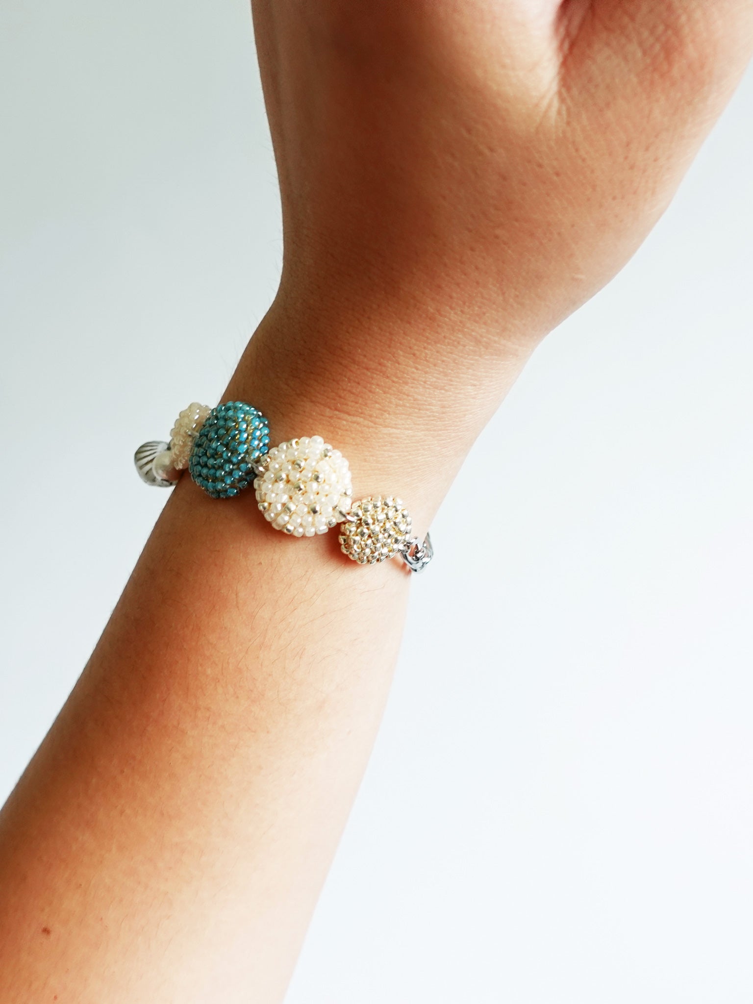Evardo Bracelet in Ocean Green Hand 3