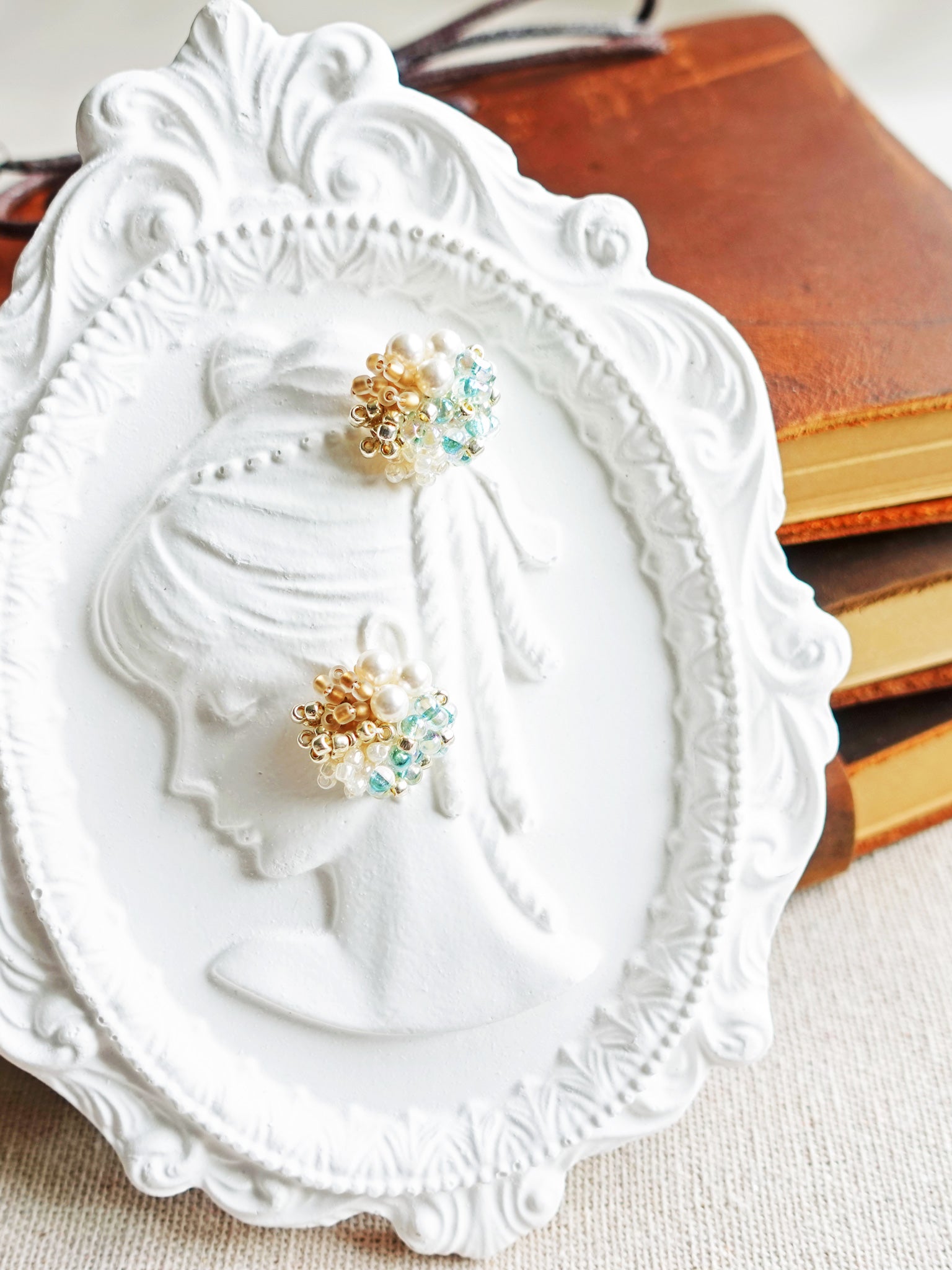 Felesia Stud Earrings Girl