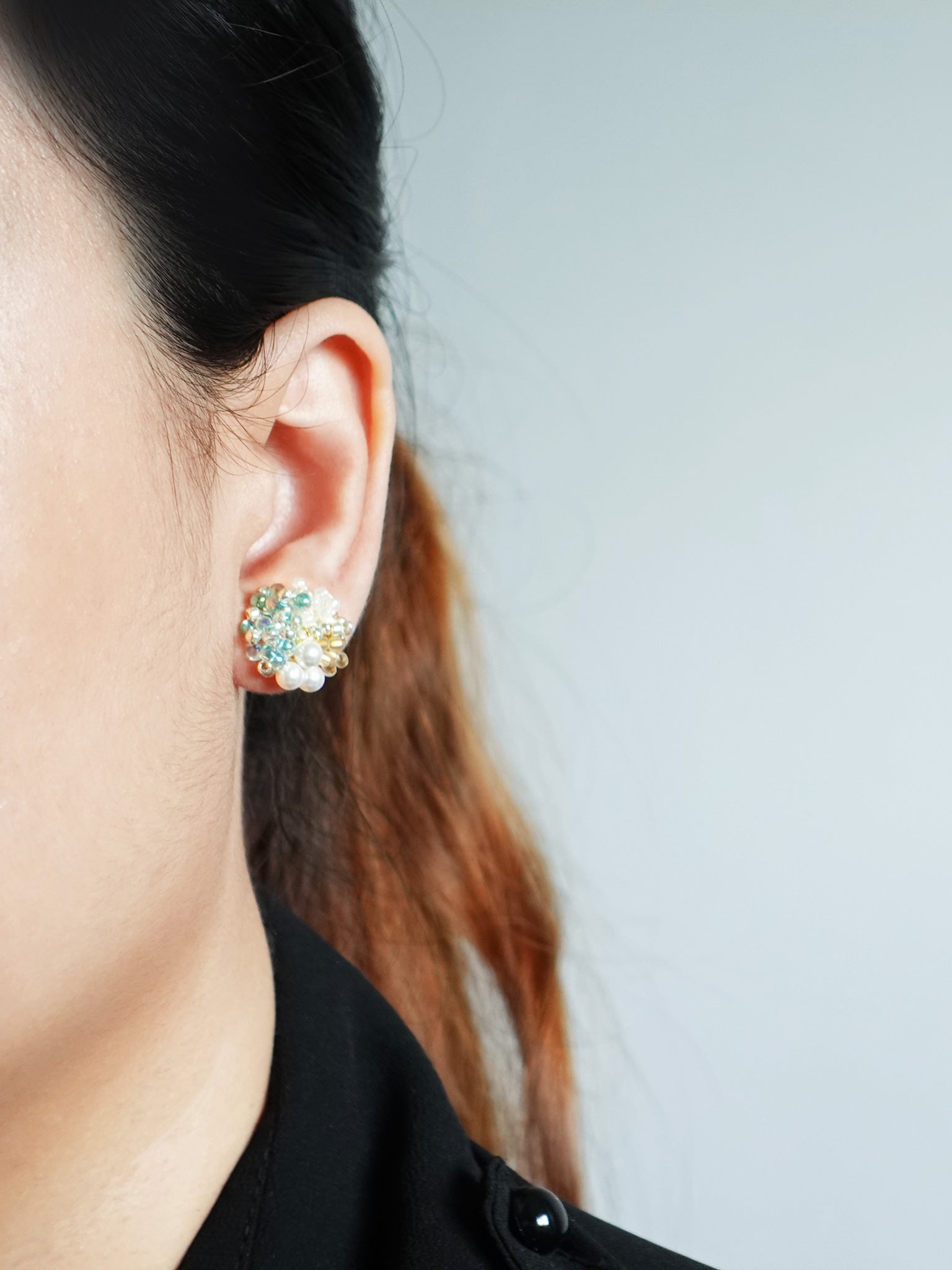 Felesia Stud Earrings Model