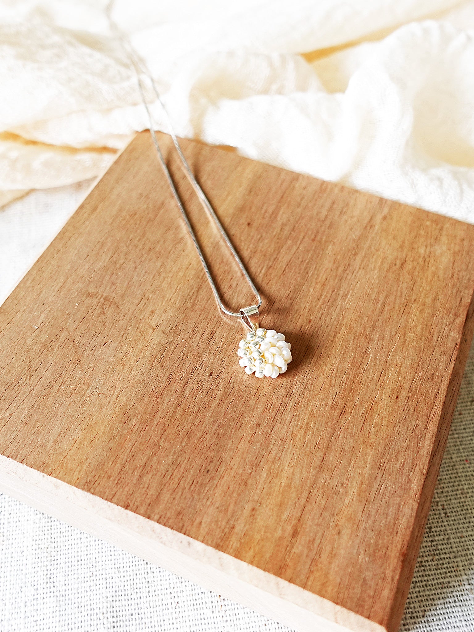 Lucida Last Quarter Necklace in Gold Left