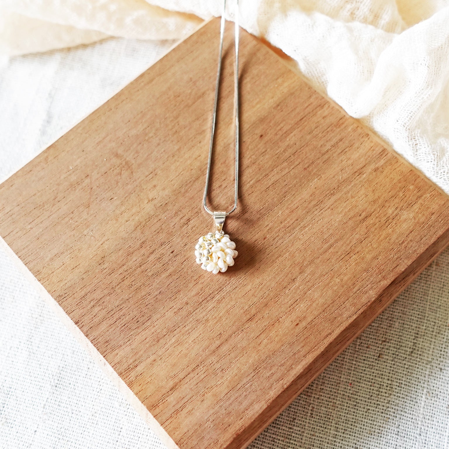 Lucida Last Quarter Necklace in Gold Top