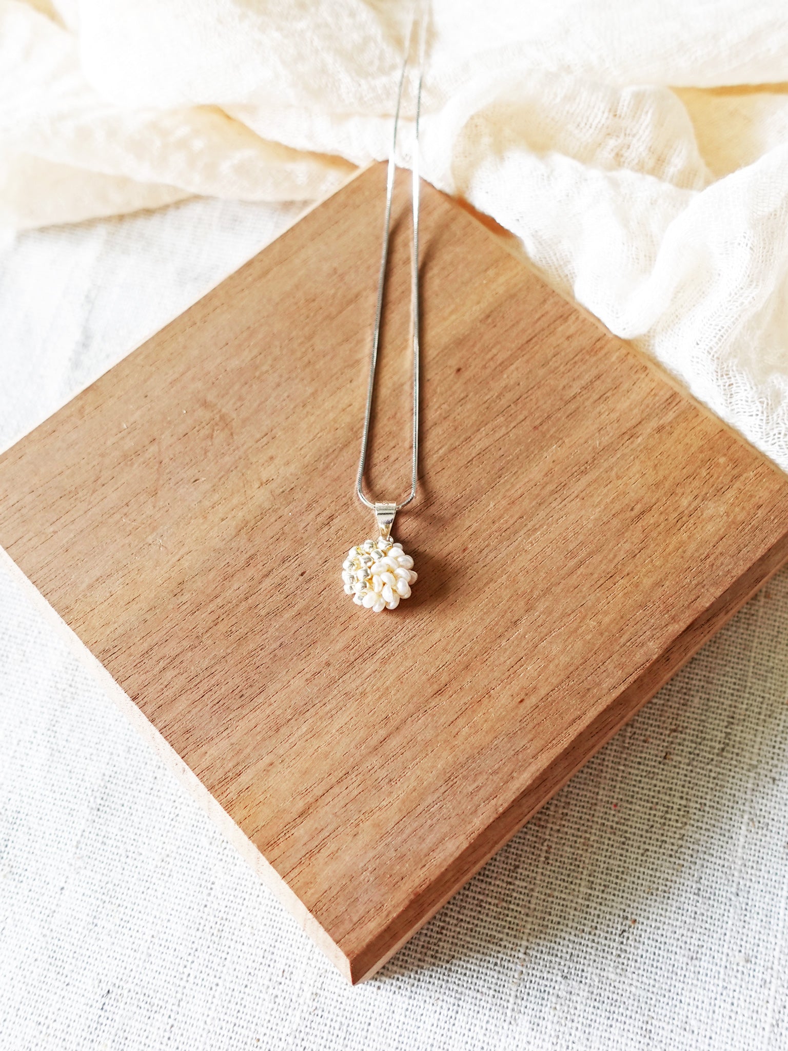Lucida Last Quarter Necklace in Gold Top