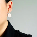 Maevan Earrings in Gold Model