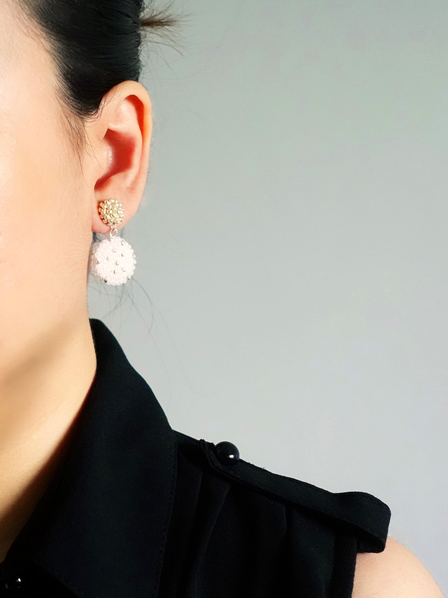 Maevan Earrings in Gold Model