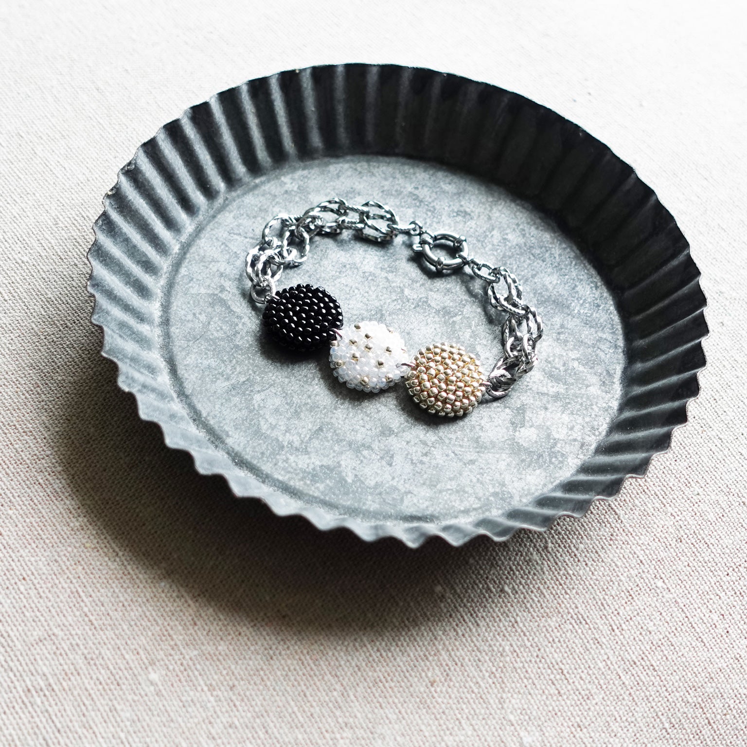Paloma Bracelet Tray Front