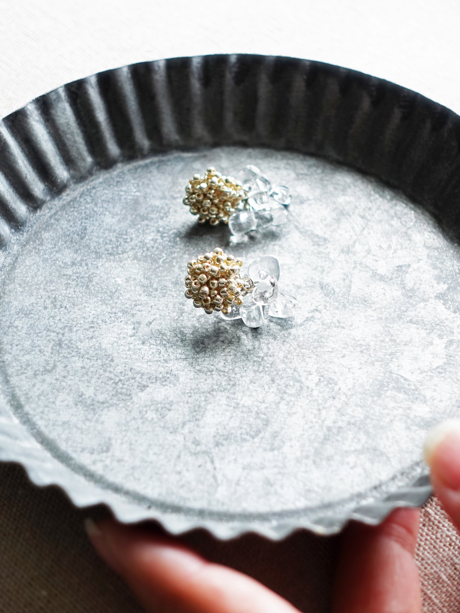Sereia Quartz Earrings in Gold Tray Hand