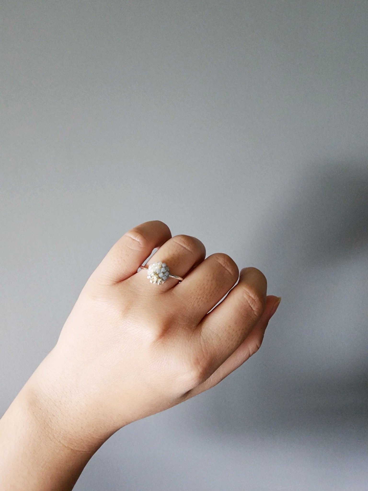 Trio Slim Ring in Smoke Grey Model