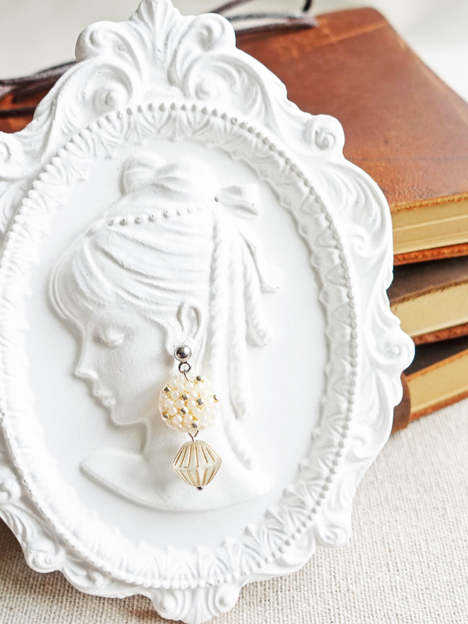 Vera Star Dust Earrings in Ivory Girl