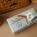 gift wrapping simple rustic 2 grey left