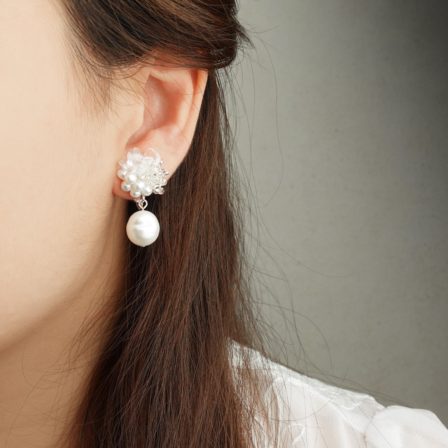 Anna Risa Clip-on Earrings in Silver Model