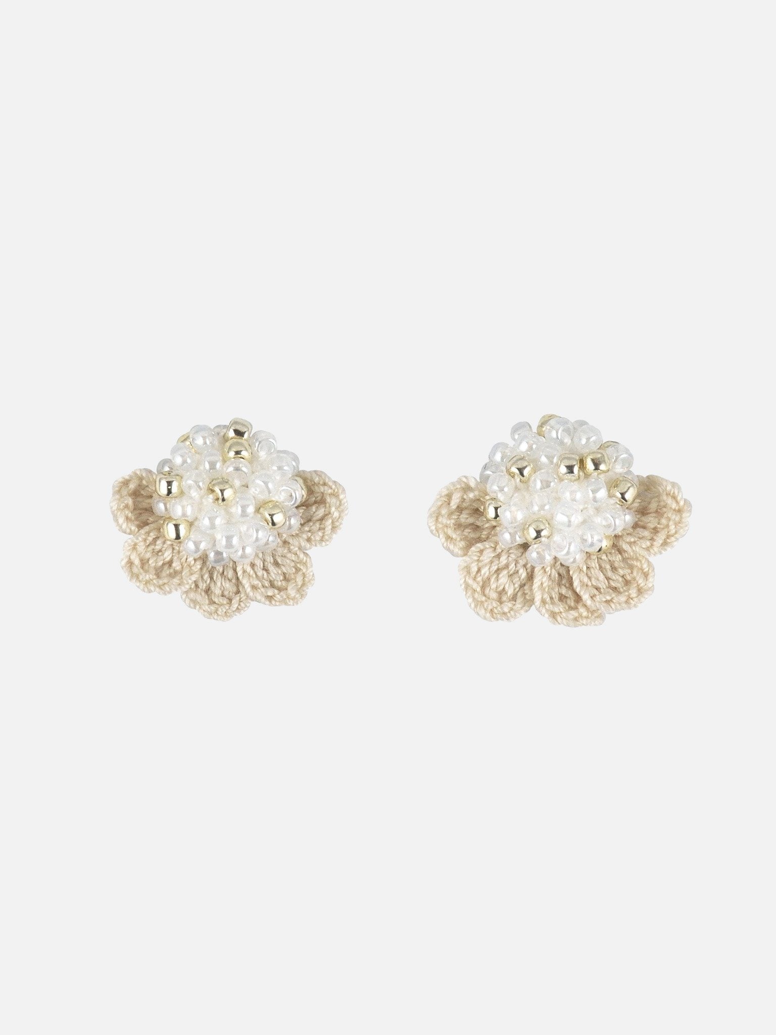 Beads Crochet Coneflower Pepper Studs in White