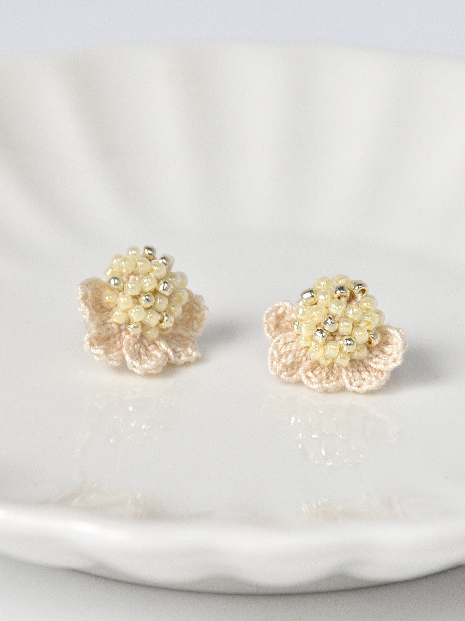 Beads Crochet Coneflower Pepper Studs in Yellow Left