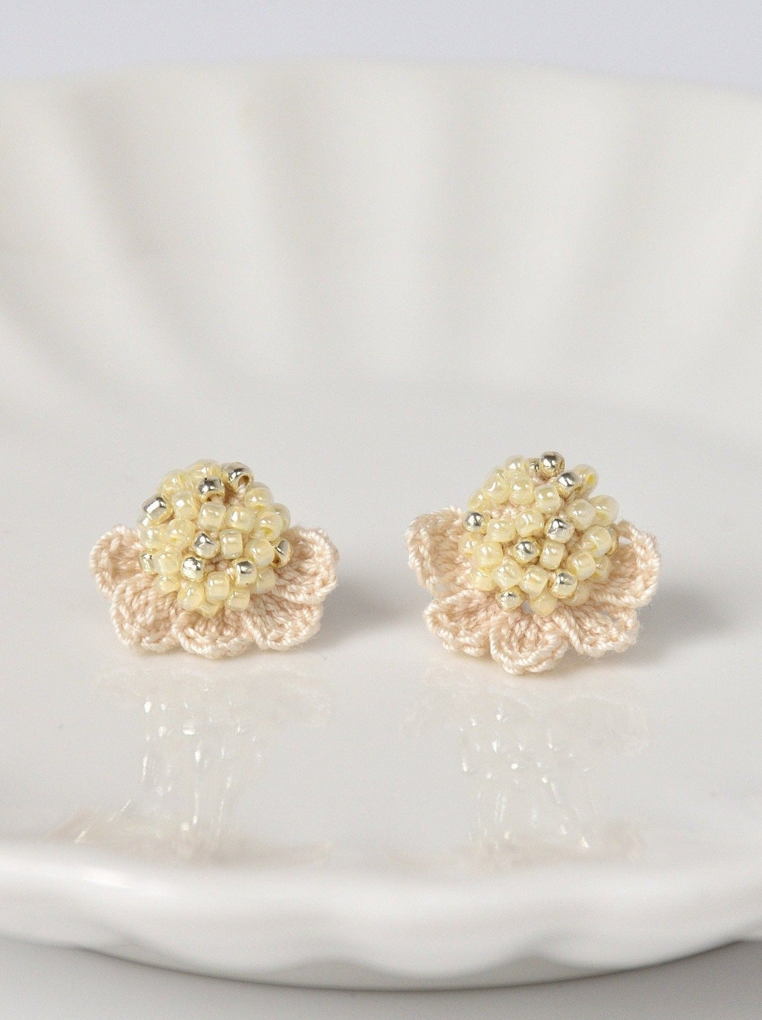 Beads Crochet Coneflower Pepper Studs in Yellow Front
