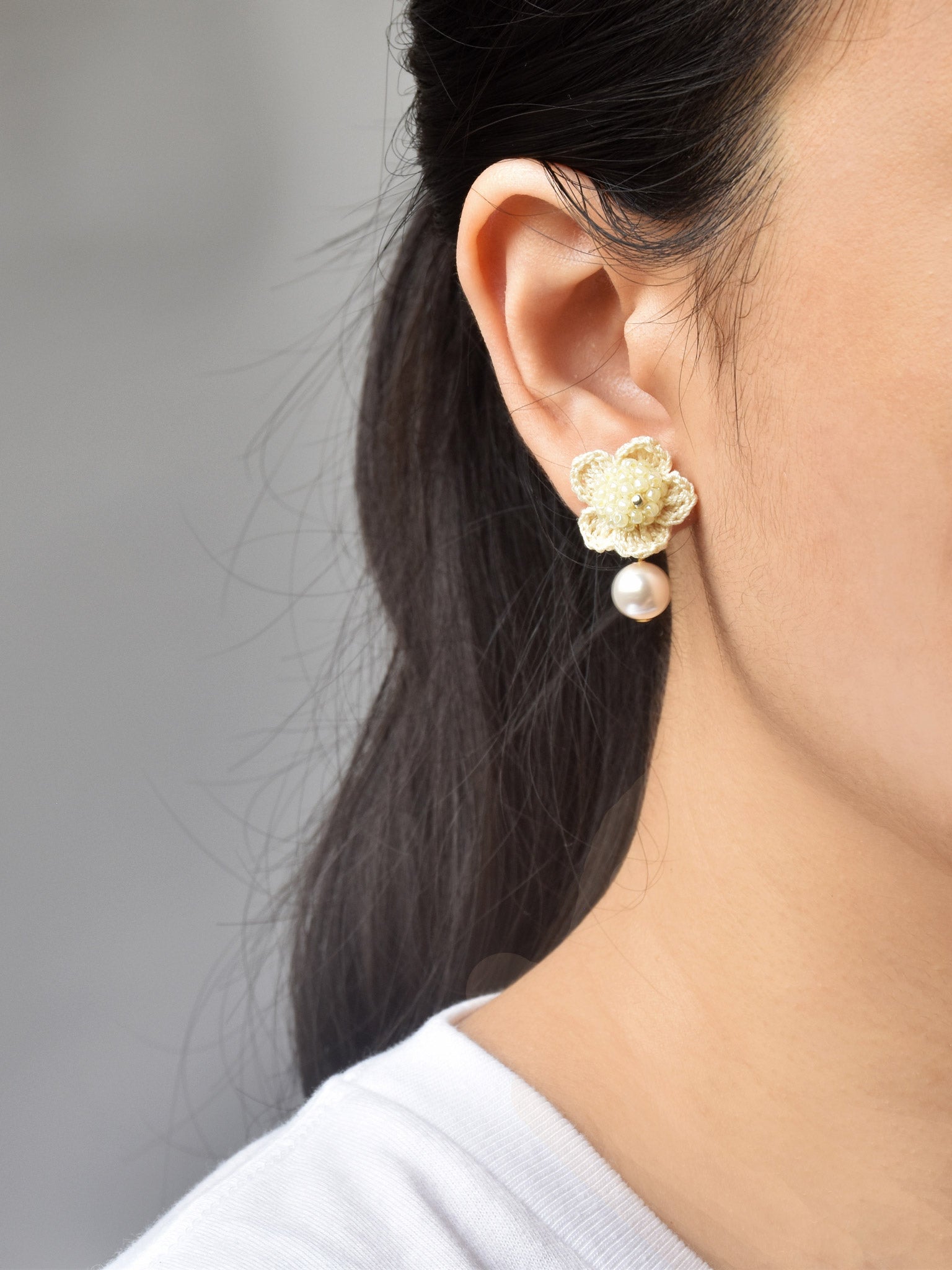 Floral Mariota Earrings in Yellow Model