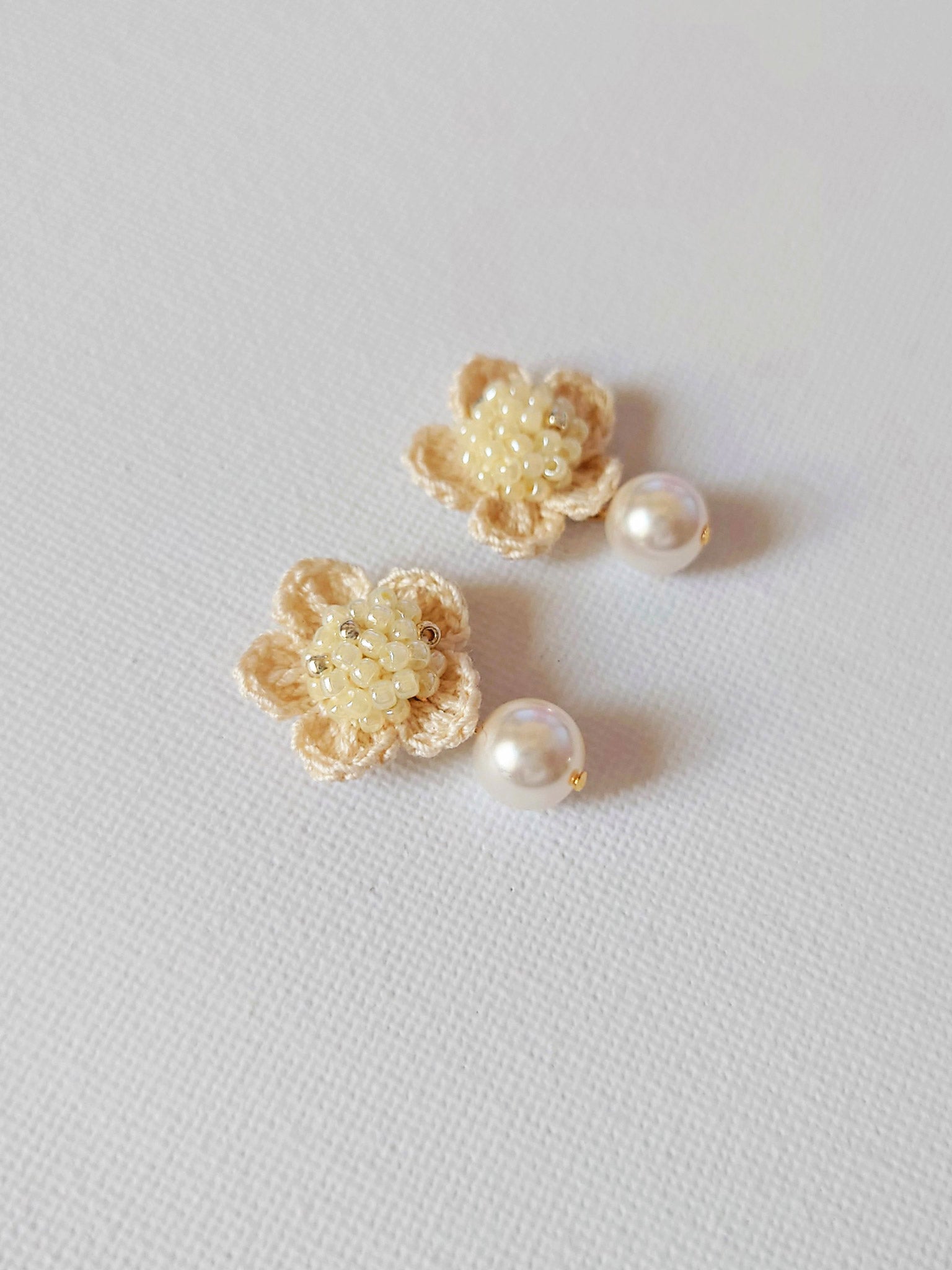 Floral Mariota Earrings in Yellow Right