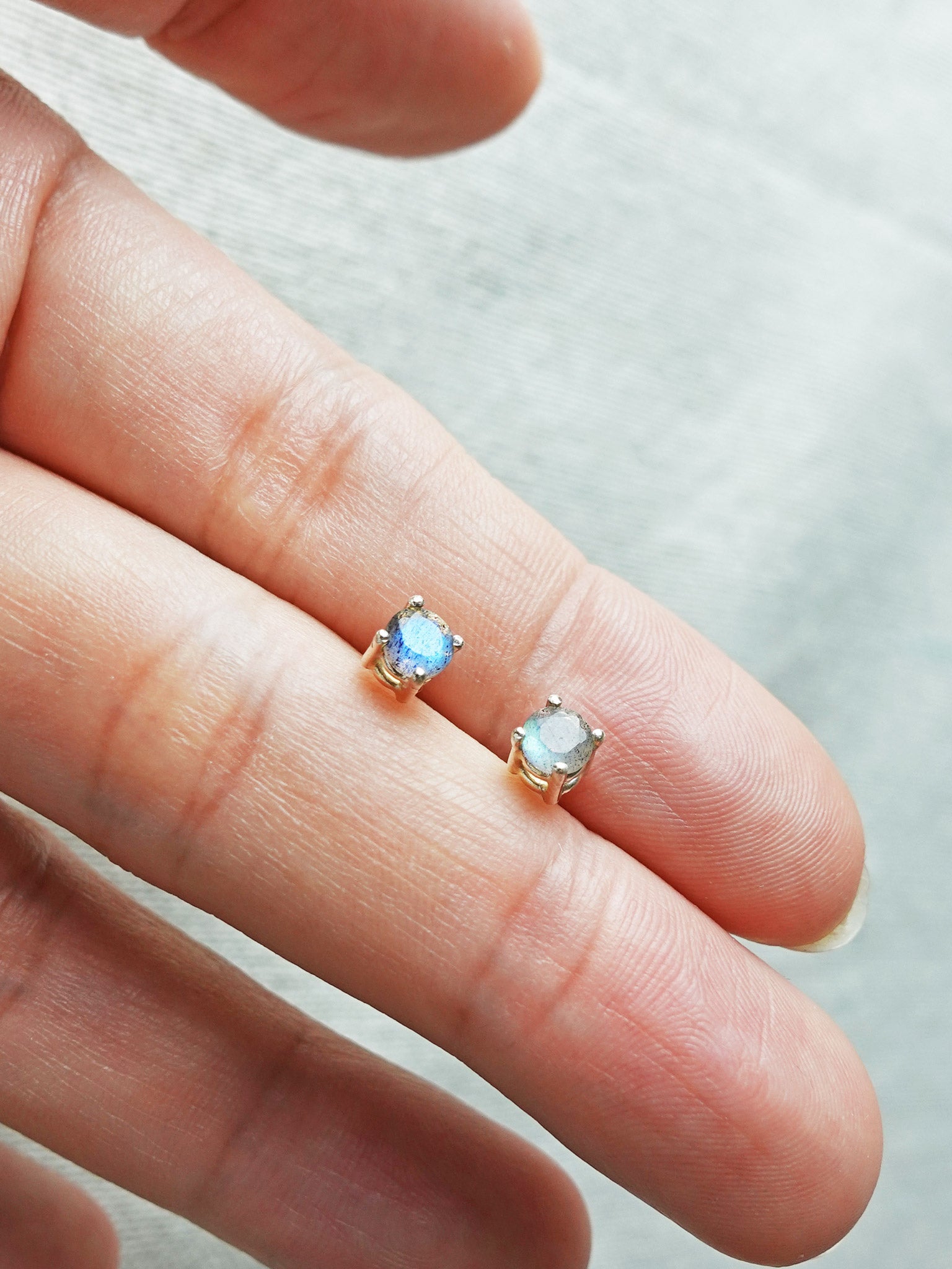 Labradorite Gemstone Stud Earrings I Hand 2