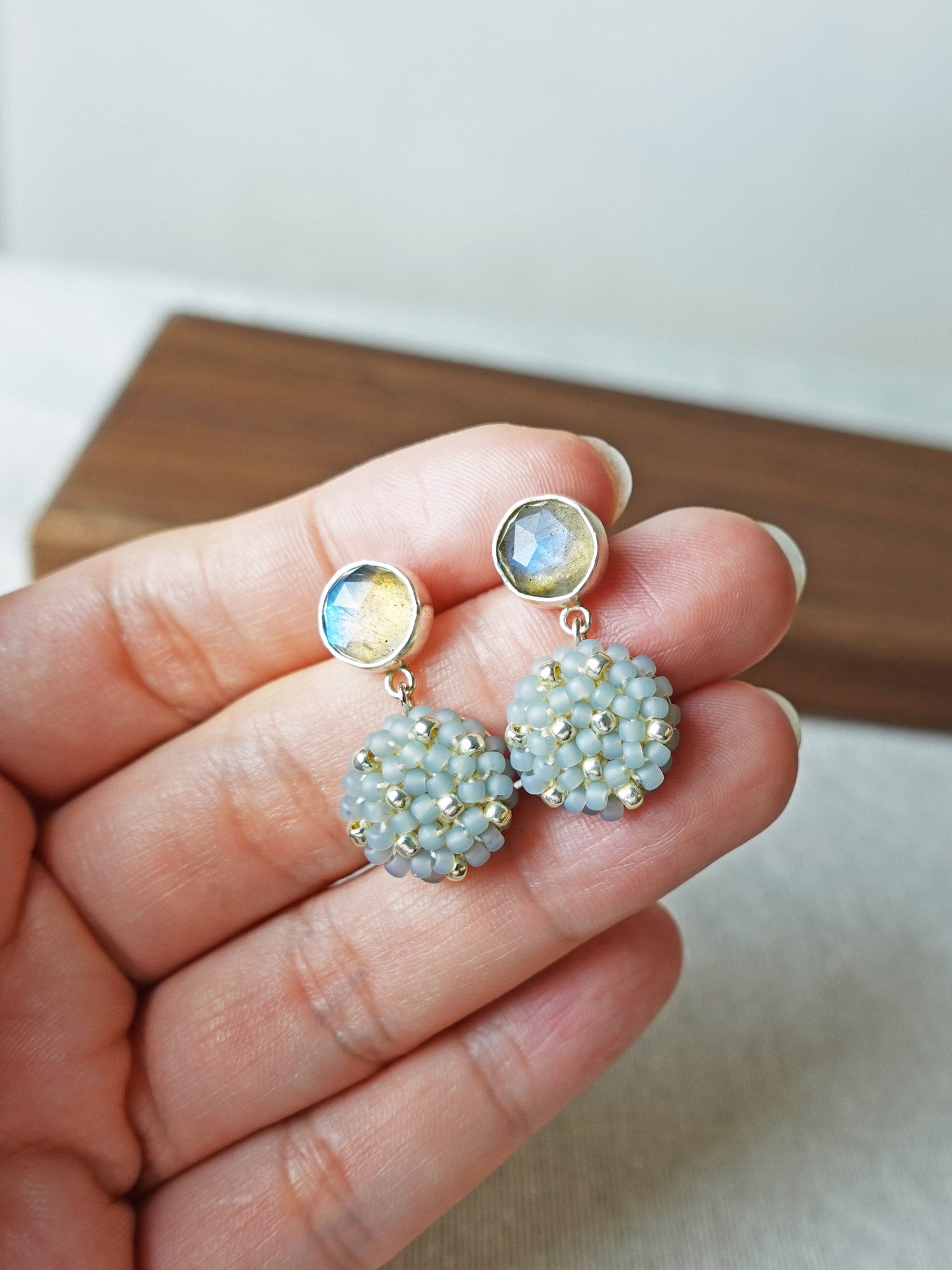 Labradorite Smoke Grey Drop Earrings II Hand 1