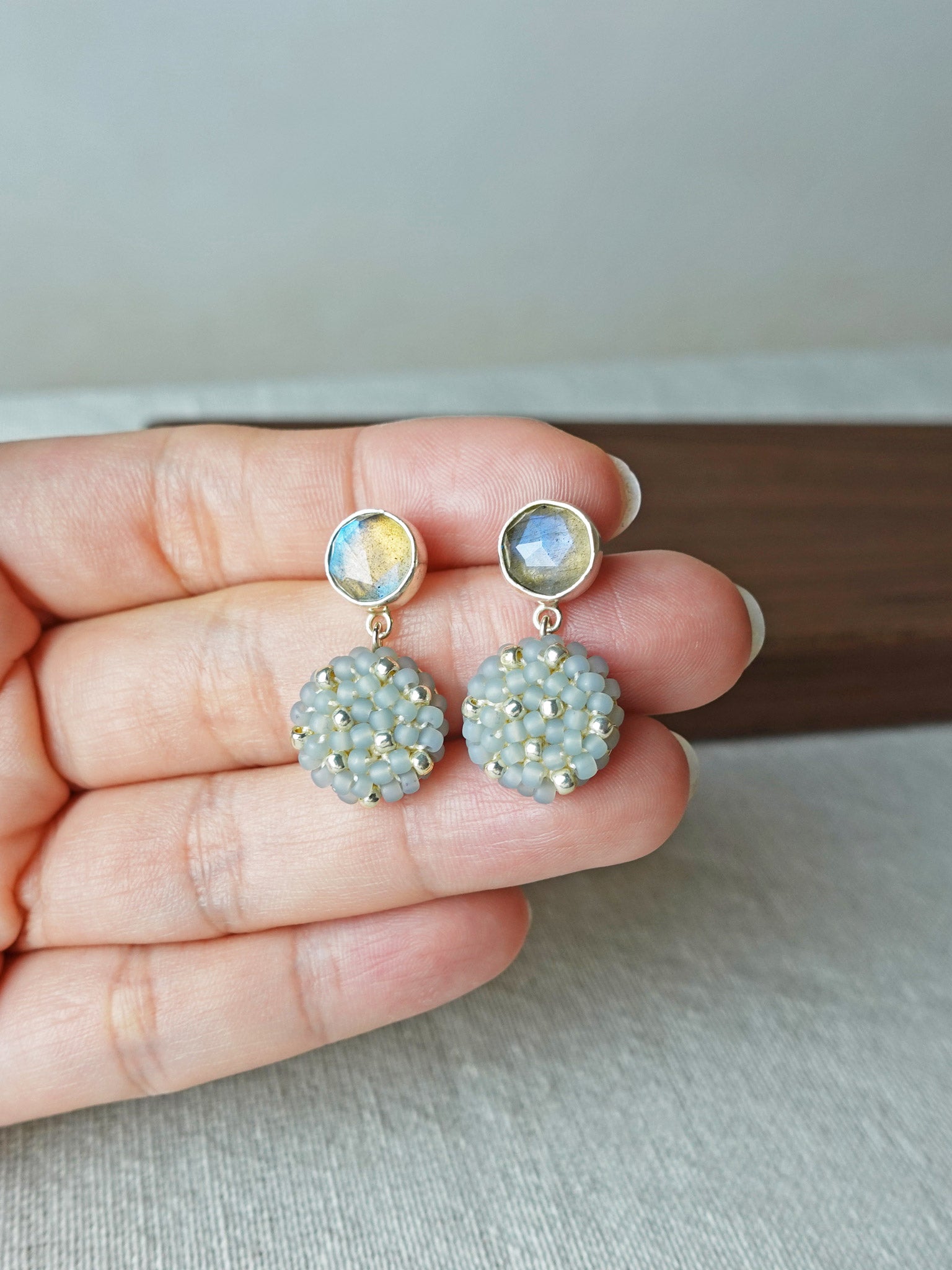 Labradorite Smoke Grey Drop Earrings II Hand 2