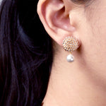 Mariota Champagne Pink Earrings Model