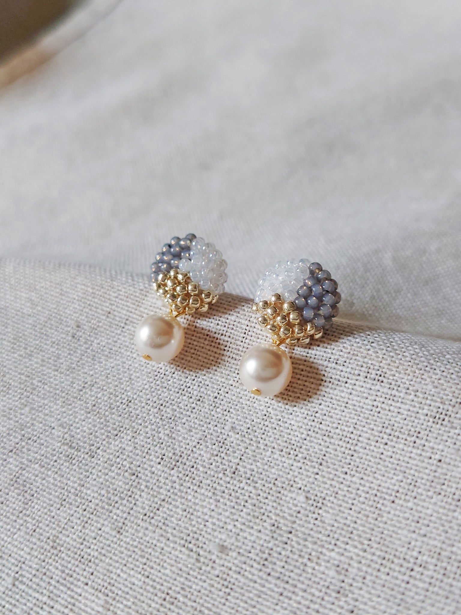 Mariota Trio Earrings in Grey Front
