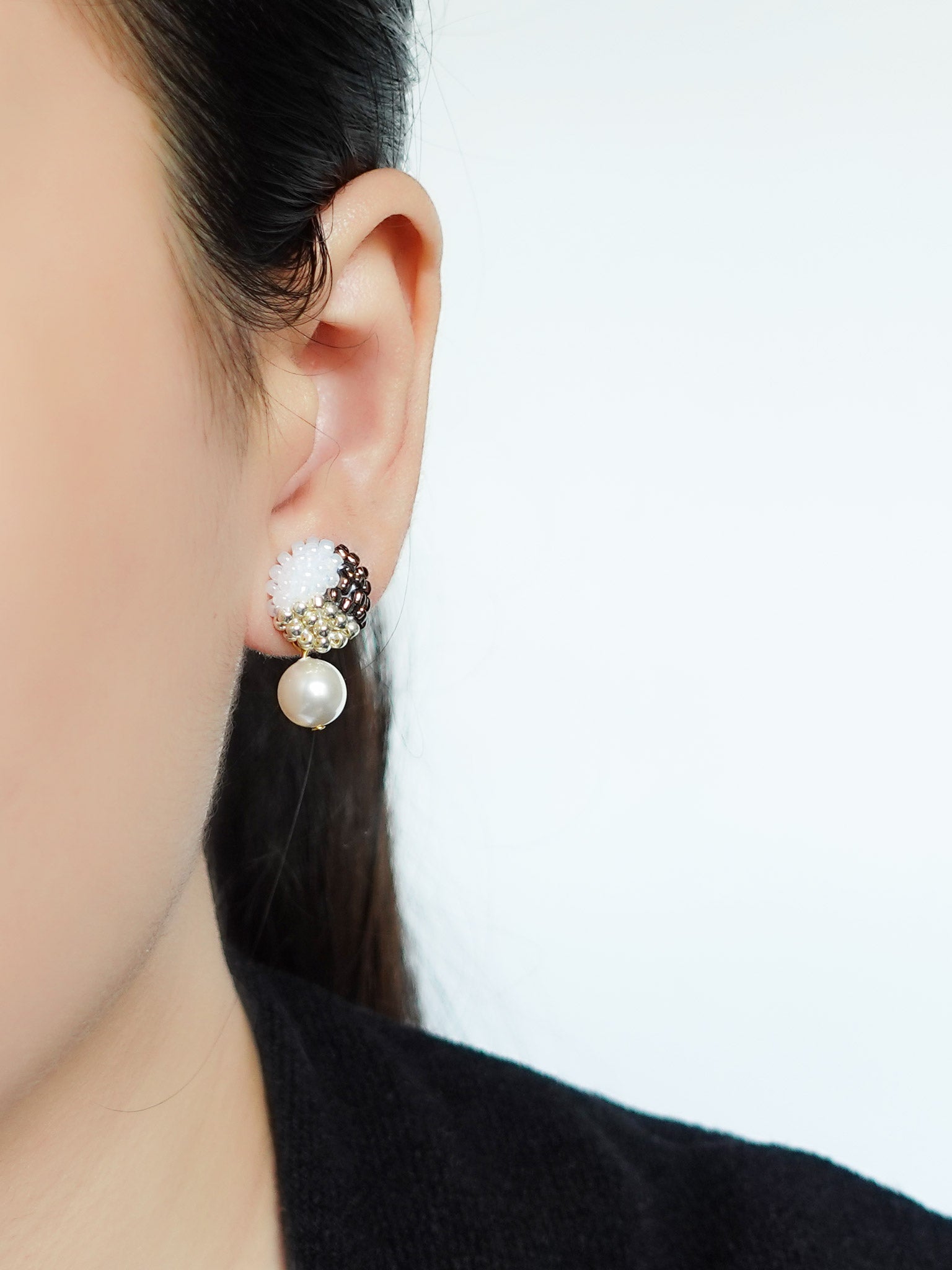 Mariota Trio Earrings in Umber Model