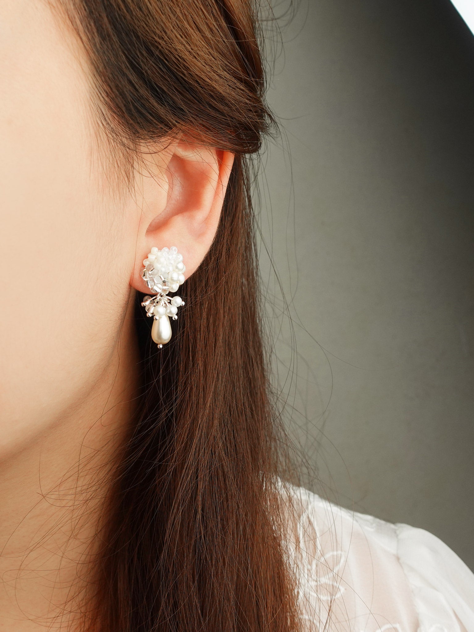 Marshmallow Ariel Purfle Earrings Model