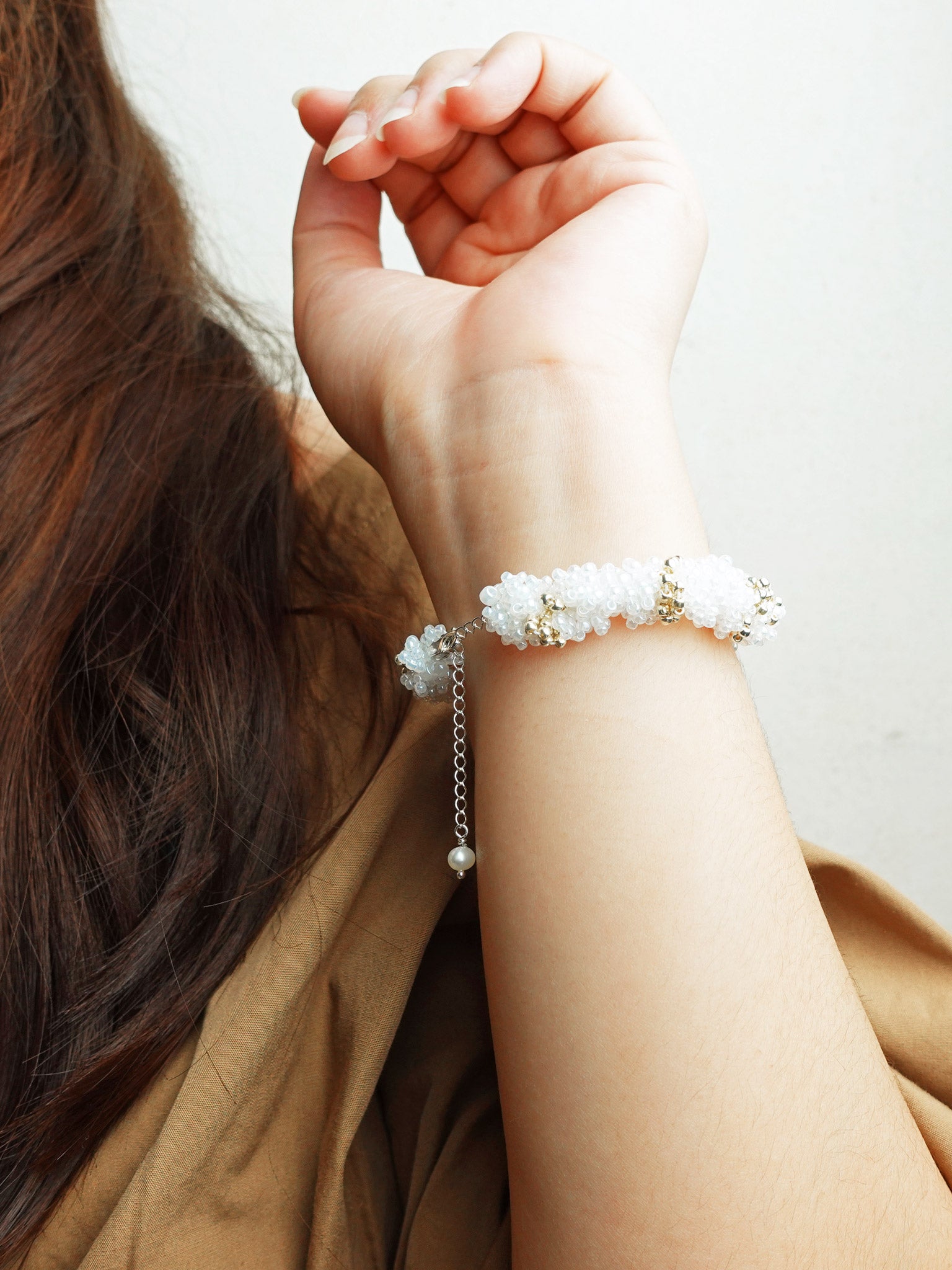 Meadow Star Dust Bracelet in White Model Clasp