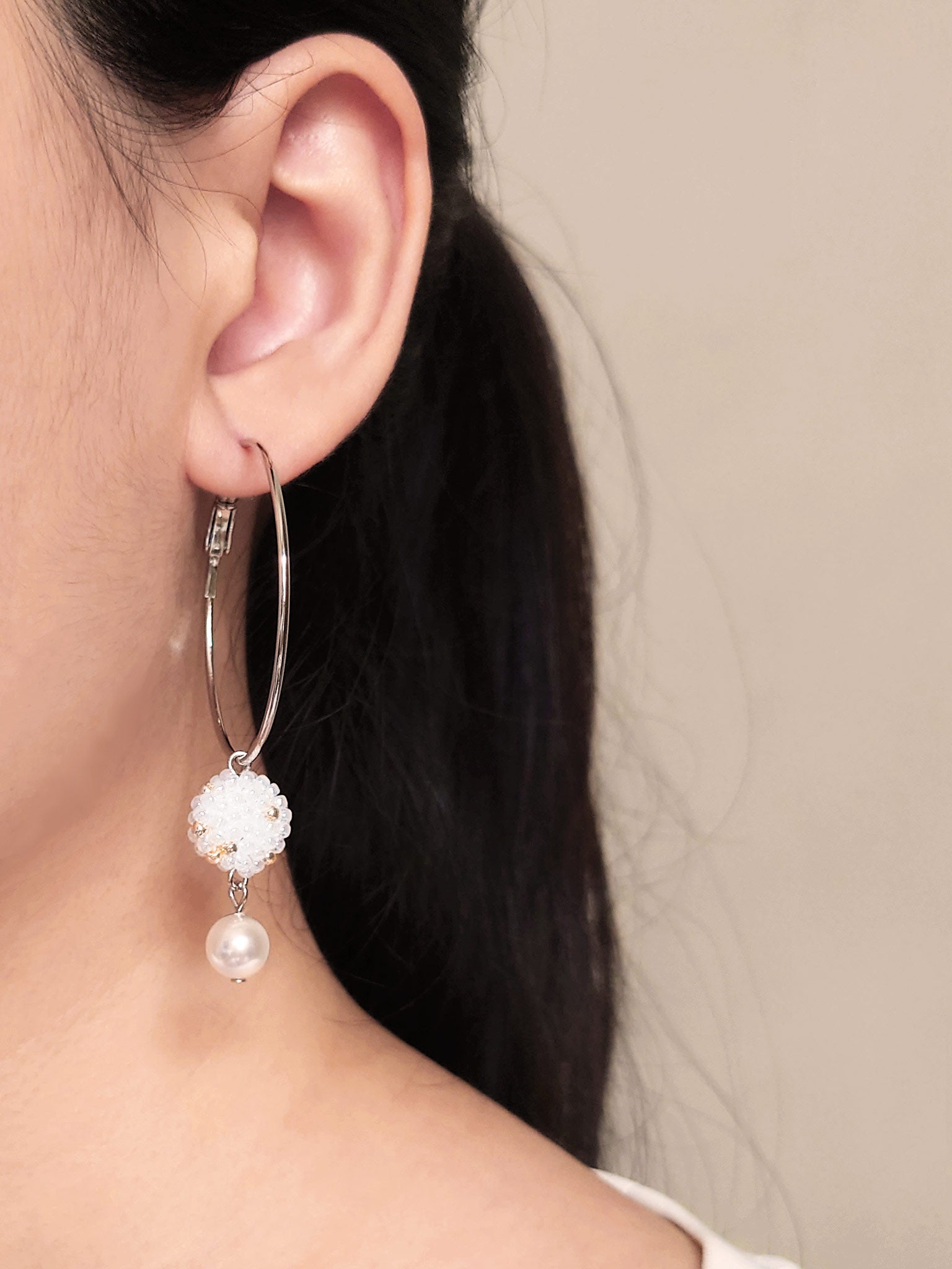 Penelope Mariota Hoop Earrings Model