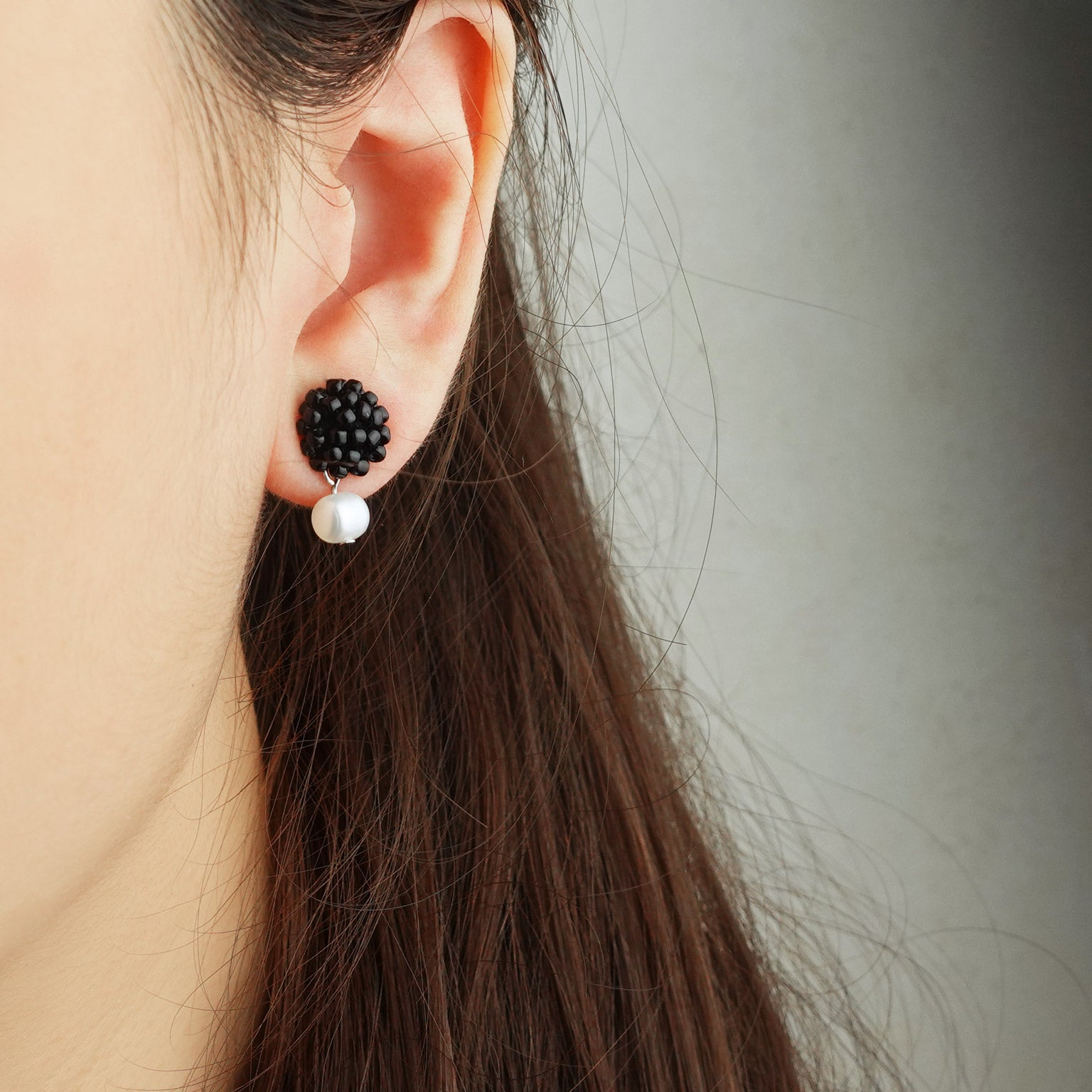 Phoebe Earrings in Black Model