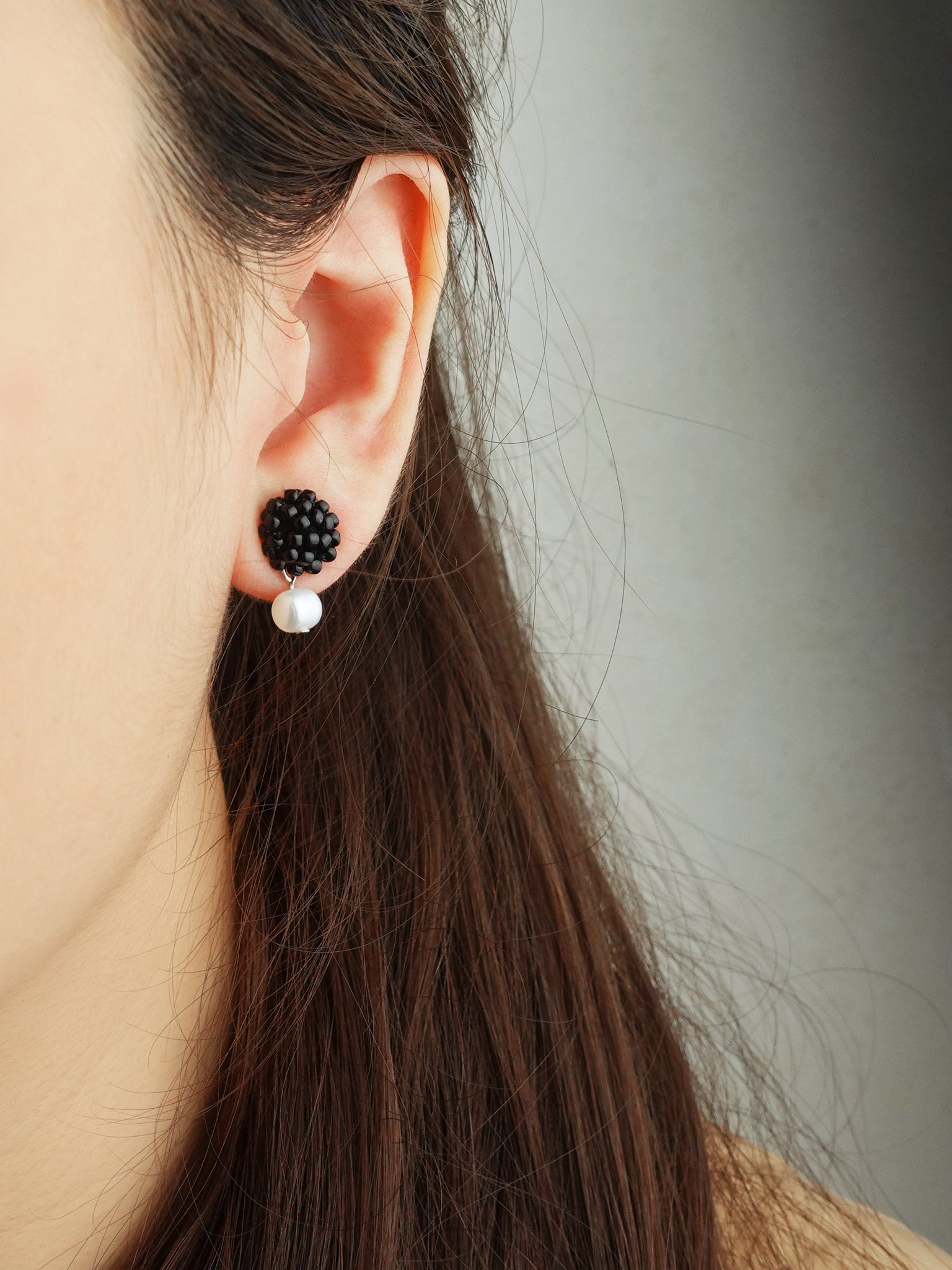 Phoebe Earrings in Black Model