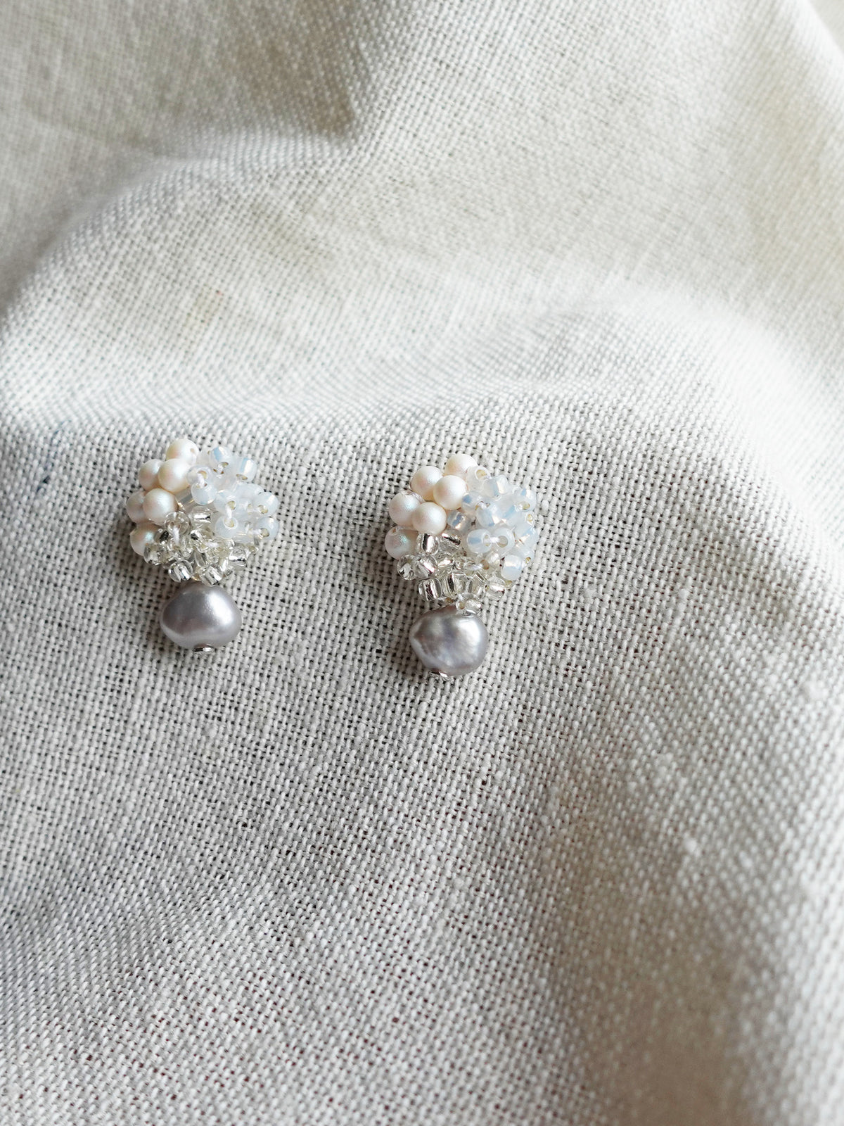 Andelle Lilith Earrings in Grey