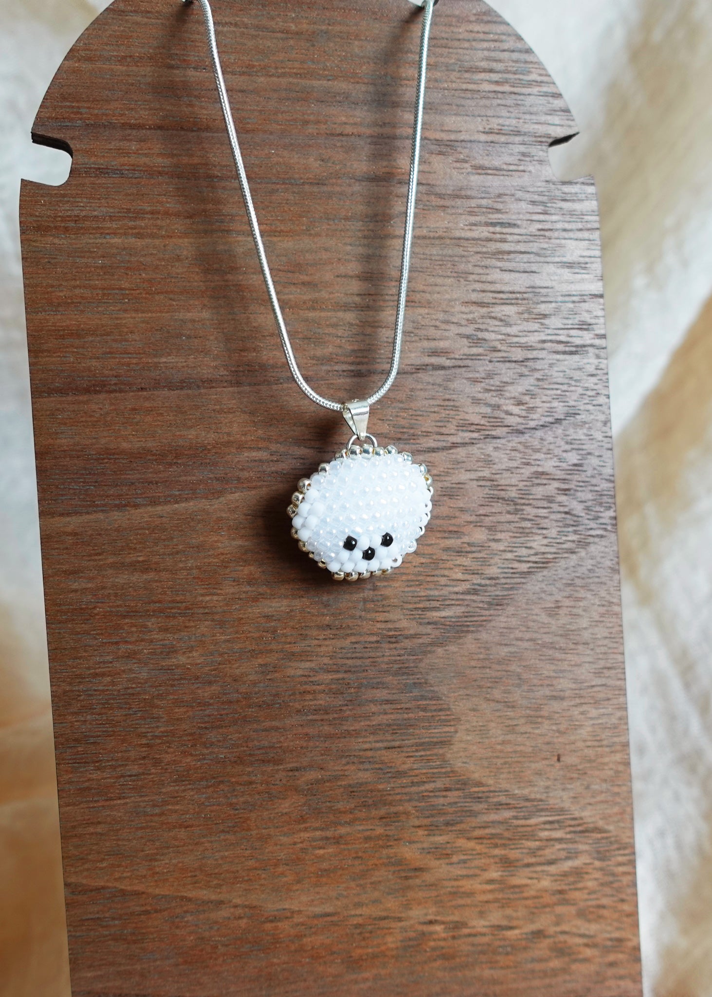 Bichon Frisé Necklace Display Left