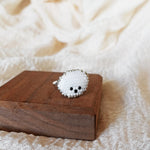 Bichon Frisé Ring Display Left