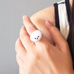 Bichon Frisé Ring Model Close