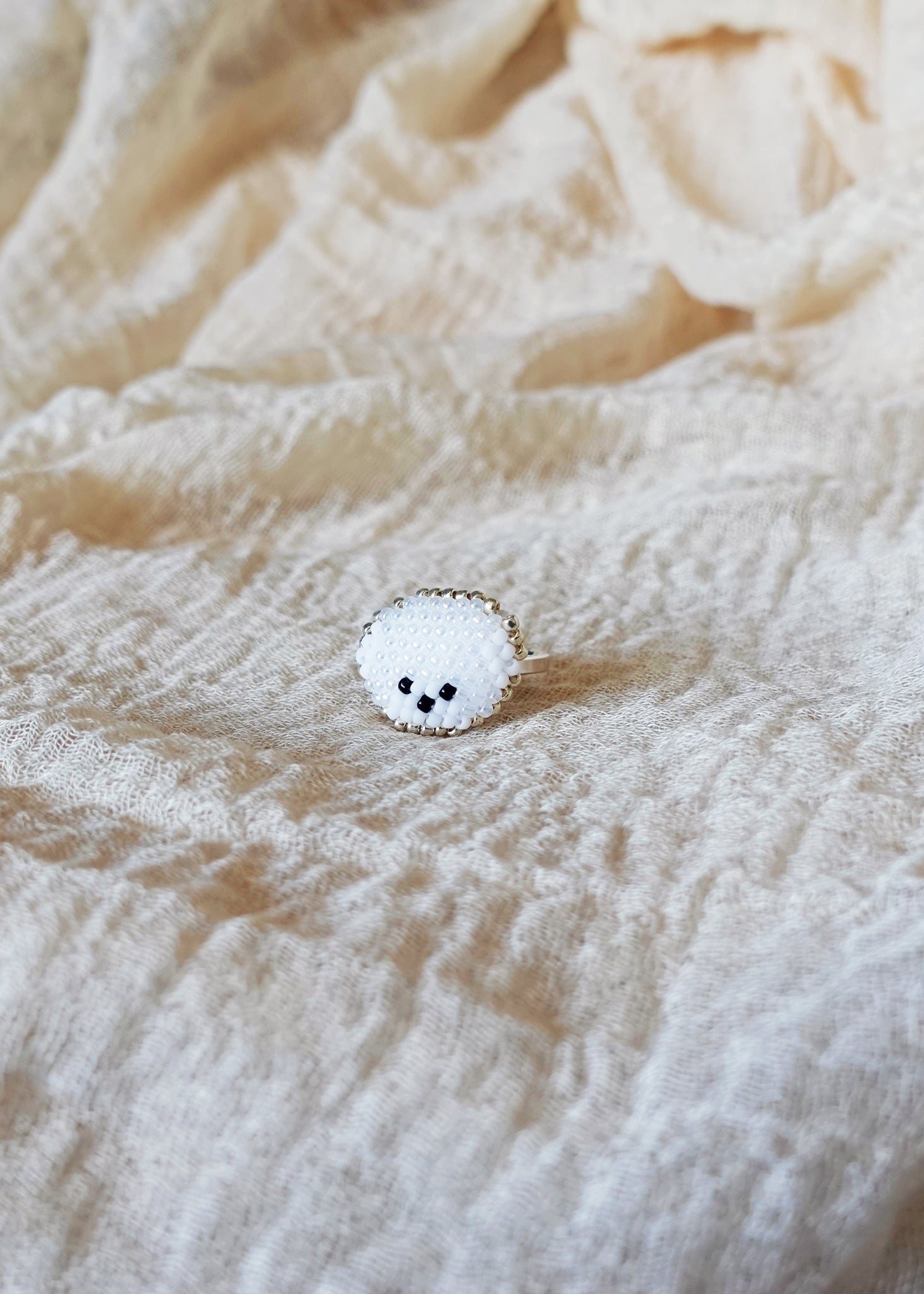 Bichon Frisé Ring Right