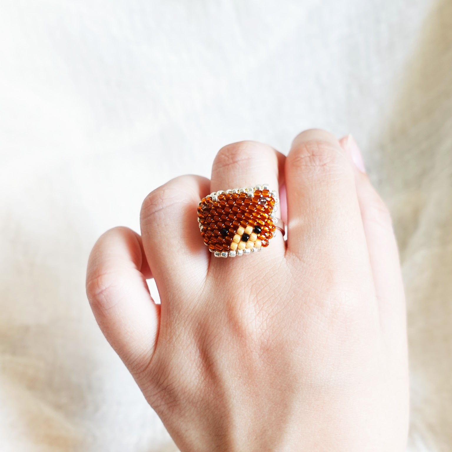 Brown Bear Ring Hand 2