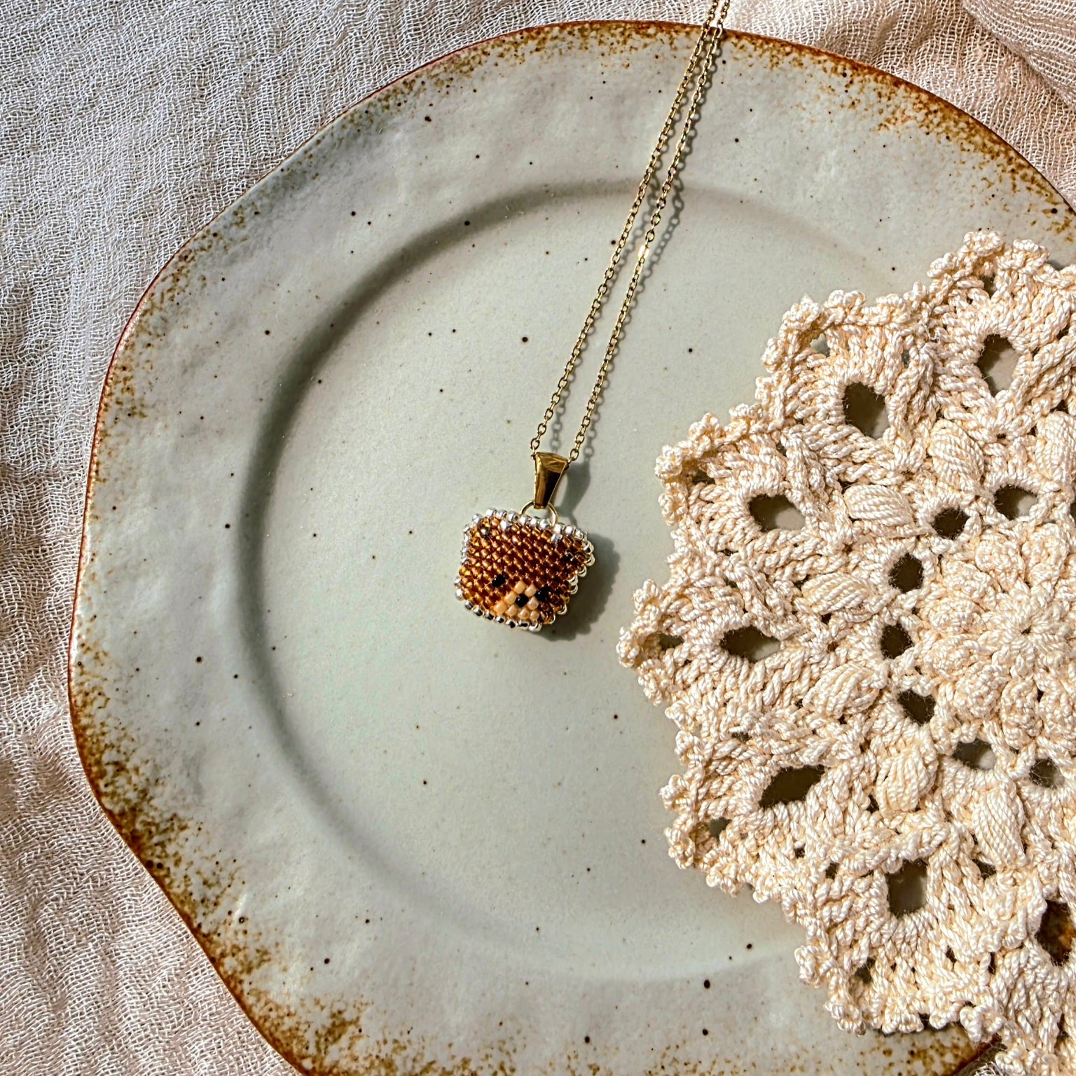Brown bear necklace right