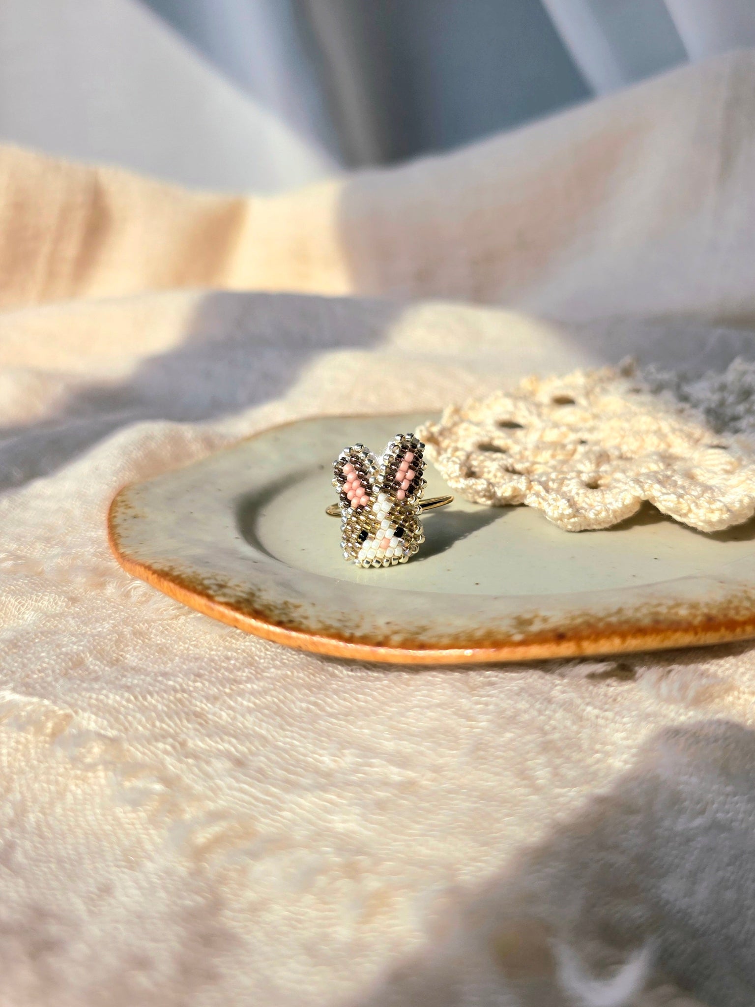 Brown bunny ring front