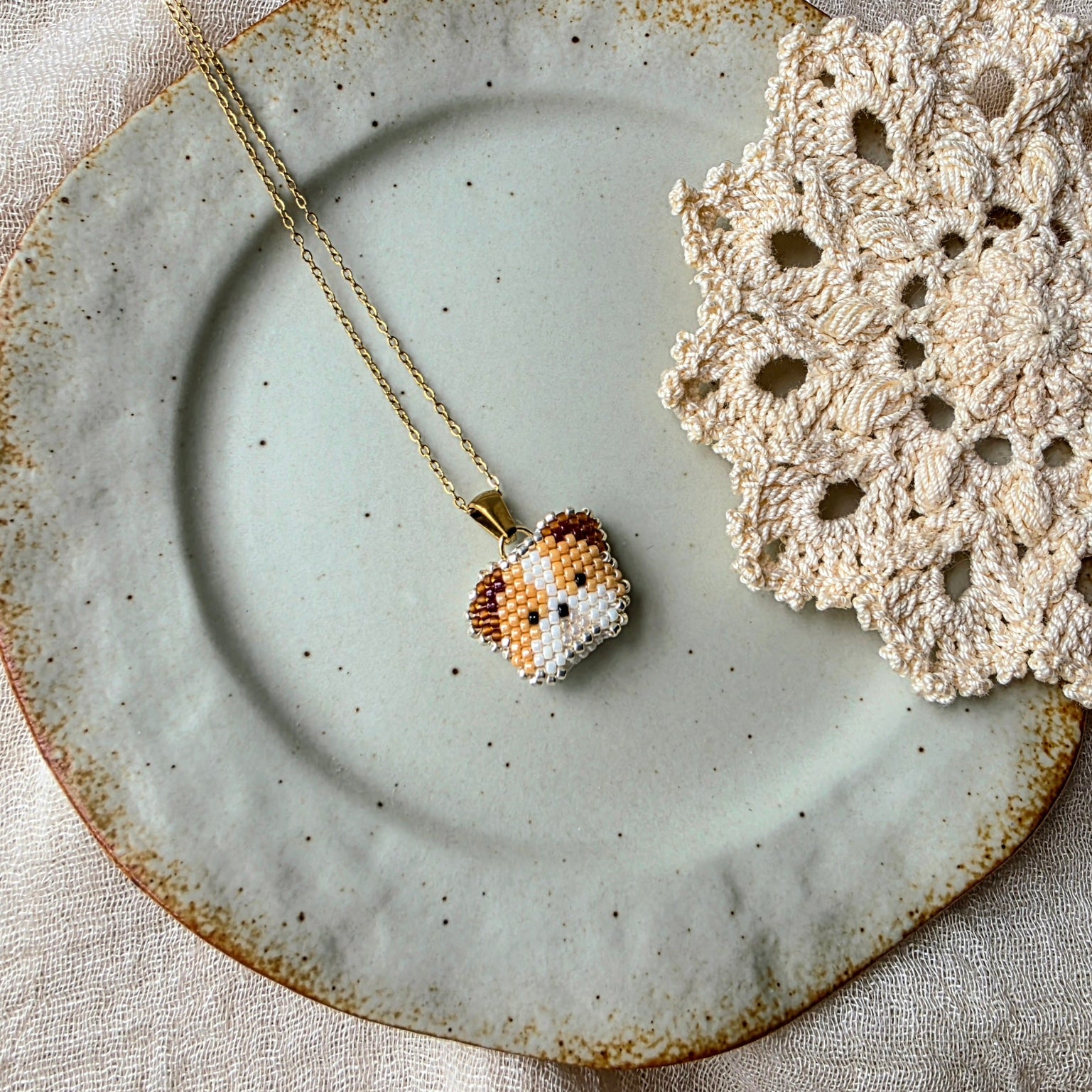 Bulldog necklace left