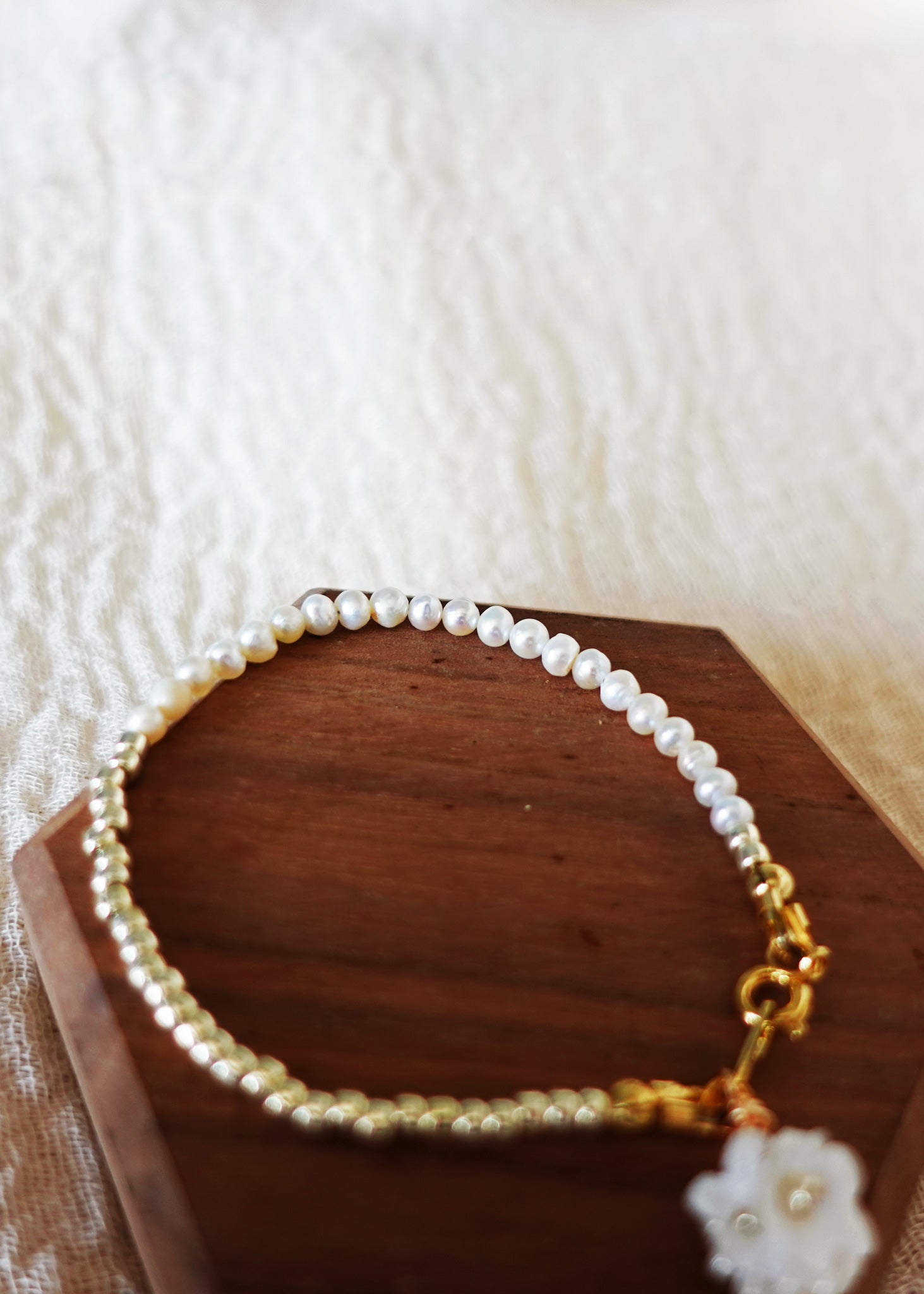 Cyme Petite Bracelet in White Pearl