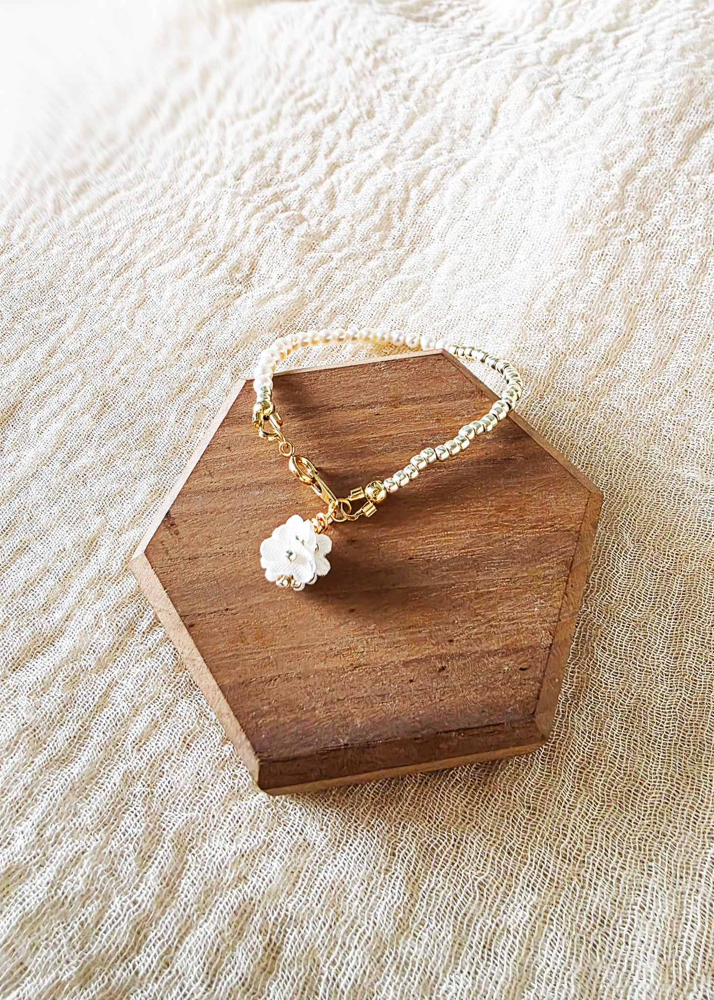Cyme Petite Bracelet in White Top