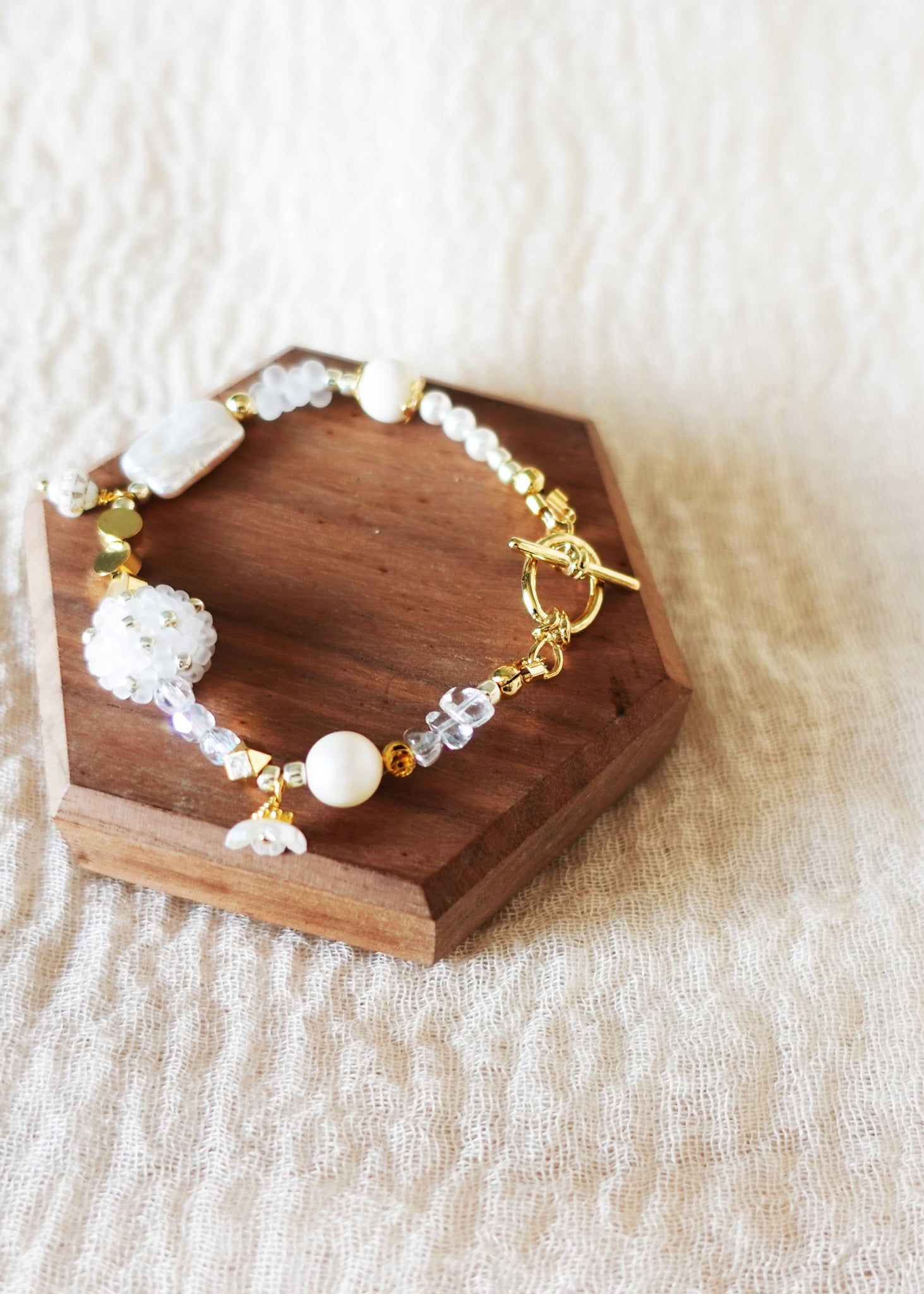 Dawn Serenade Bracelet in Cloud White White Pearl
