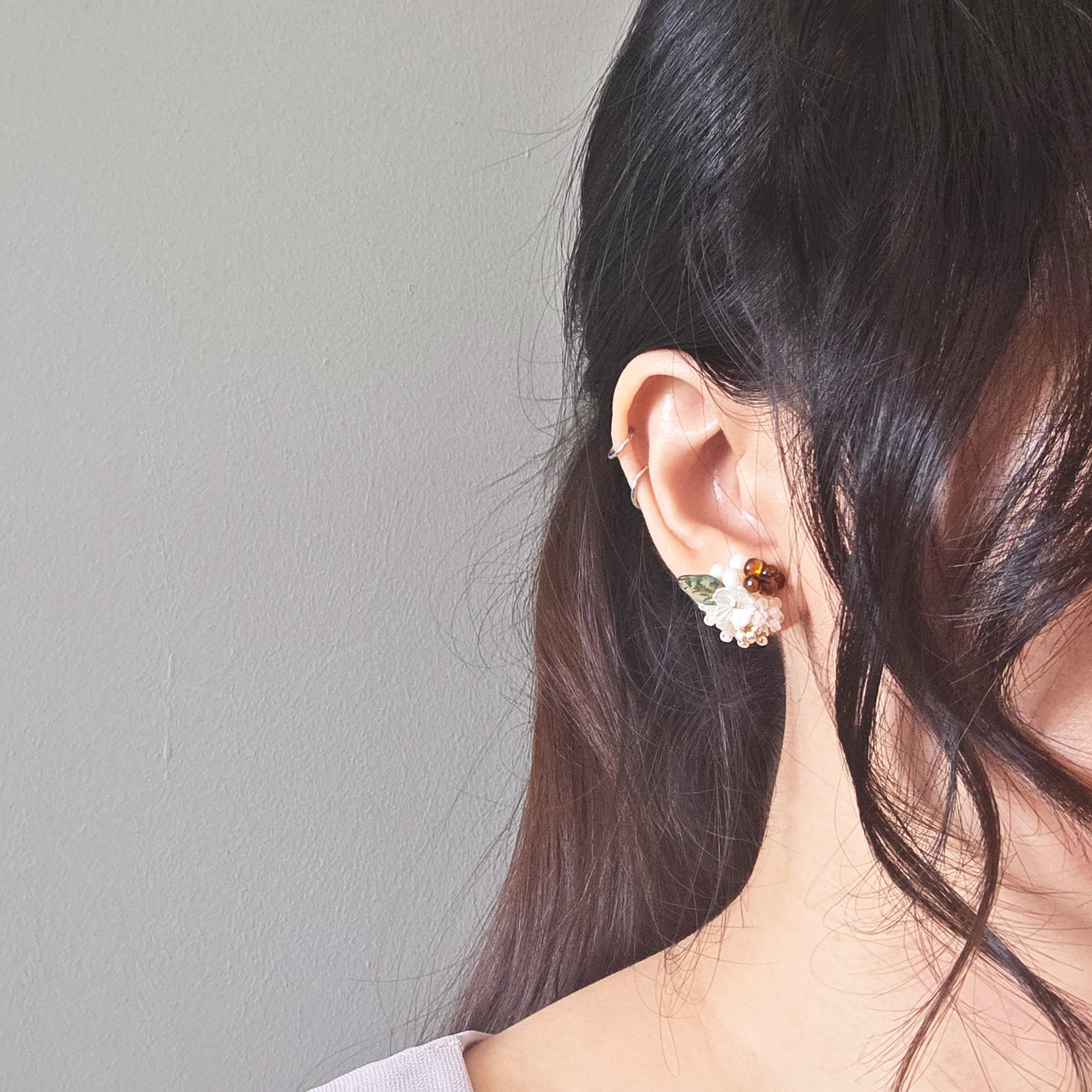 Dewleaf Earrings Model