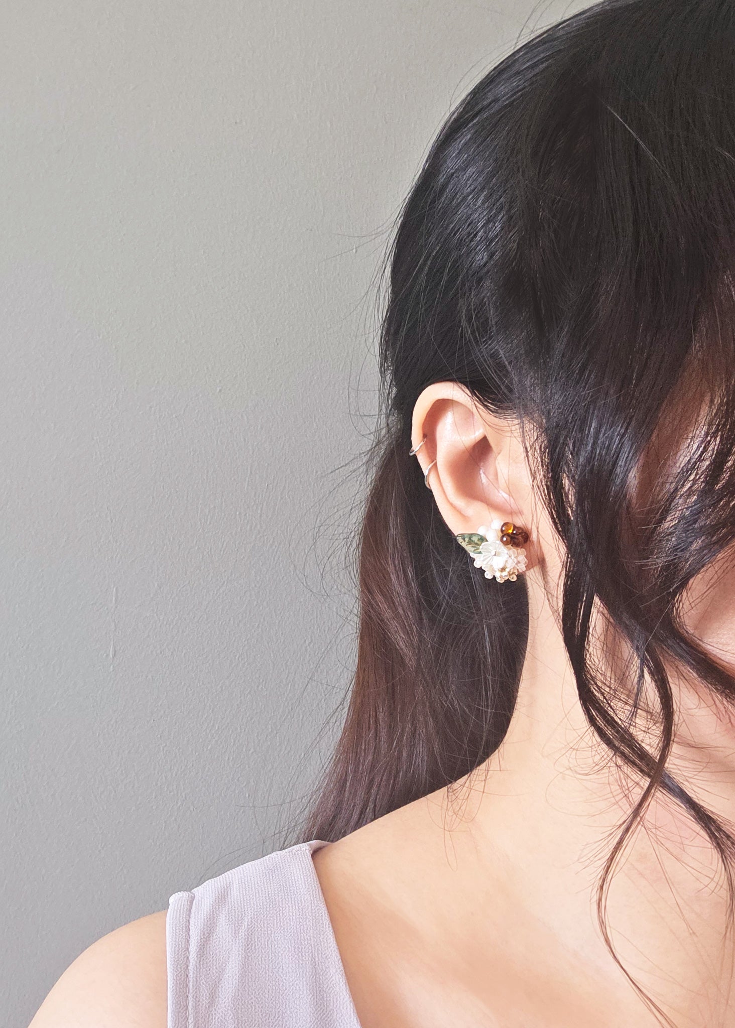 Dewleaf Earrings Model