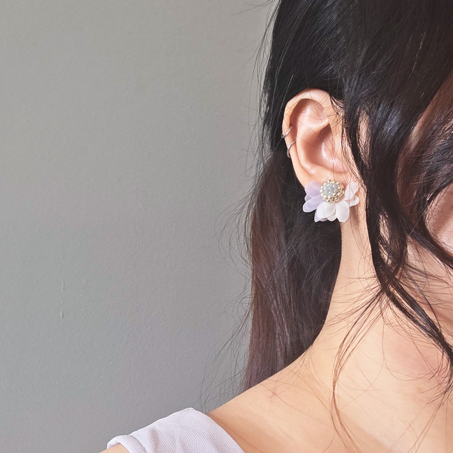 Ethereal Bicolor Stud Earrings in Grey Model